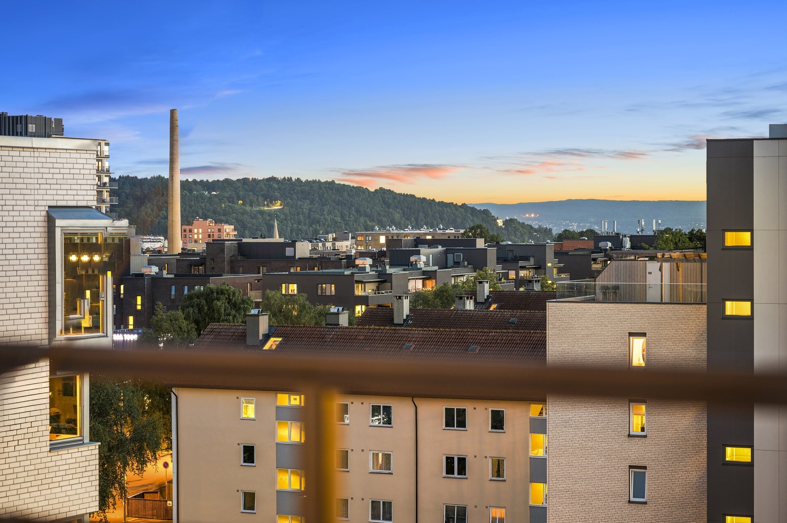 Fra balkongen er det en herlig utsikt over byen! Galleribilde