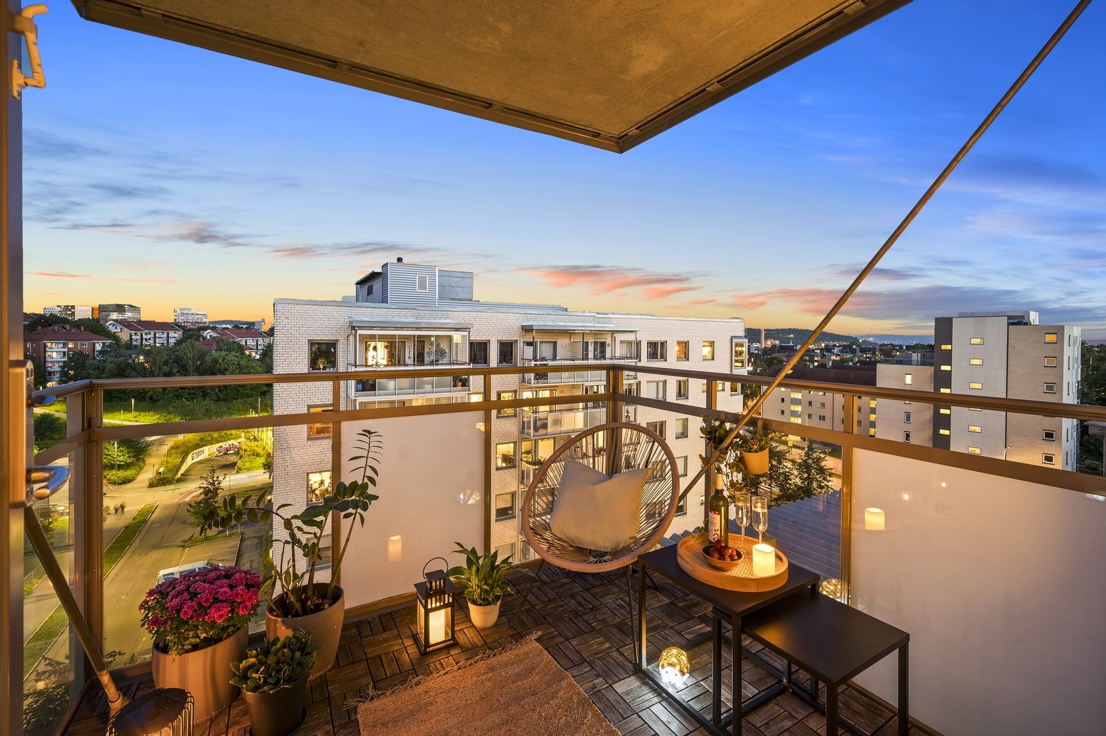 Morten Frølich v/Eiendomsmegler Krogsveen ønsker dere velkommen til Grenseveien 54! Galleribilde