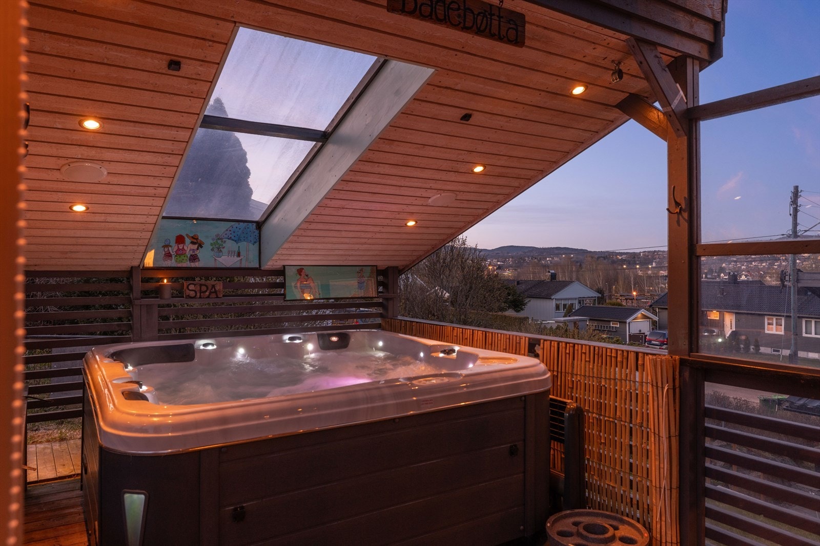 Spabadet medfølger i handelen. Galleribilde