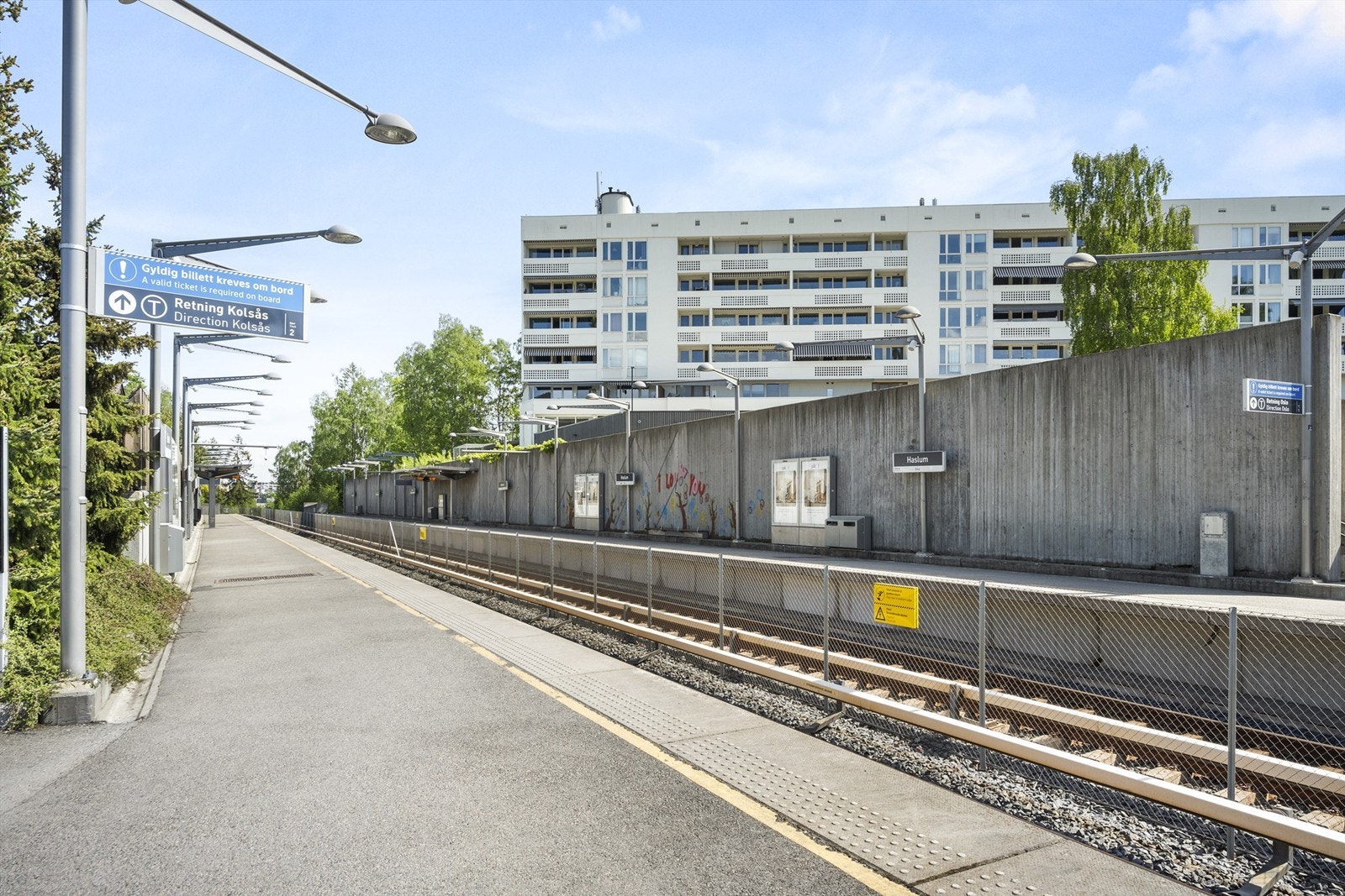 Kun ca. 2 minutters gange til T-banen Galleribilde