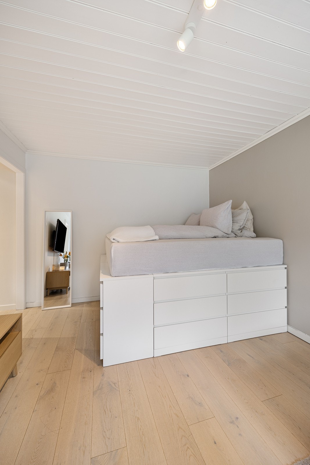 Praktisk sove- og oppbevaringsplass. Galleribilde