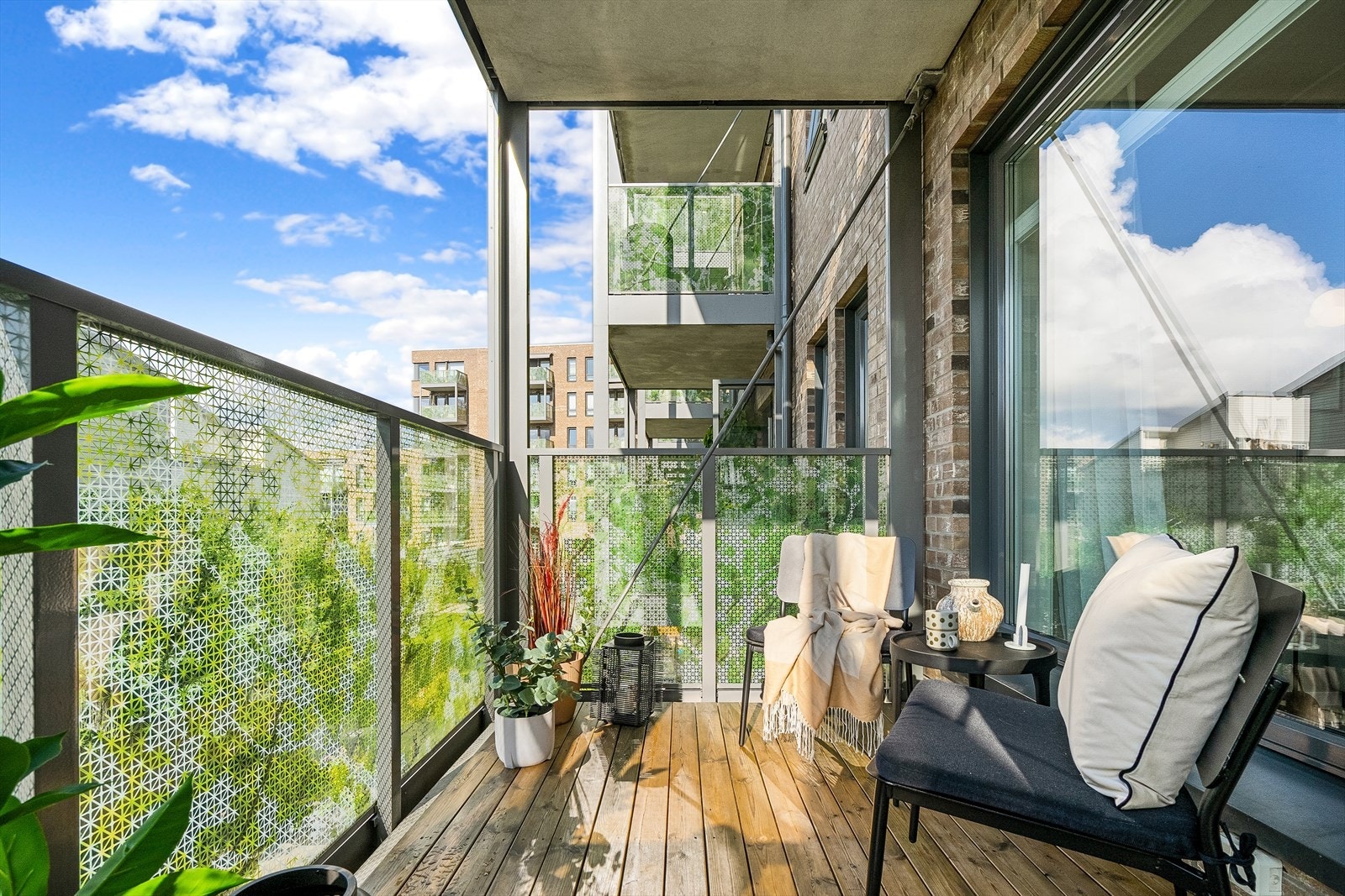 Balkongen er på ca. 6 kvm og vender mot nordvest. Galleribilde