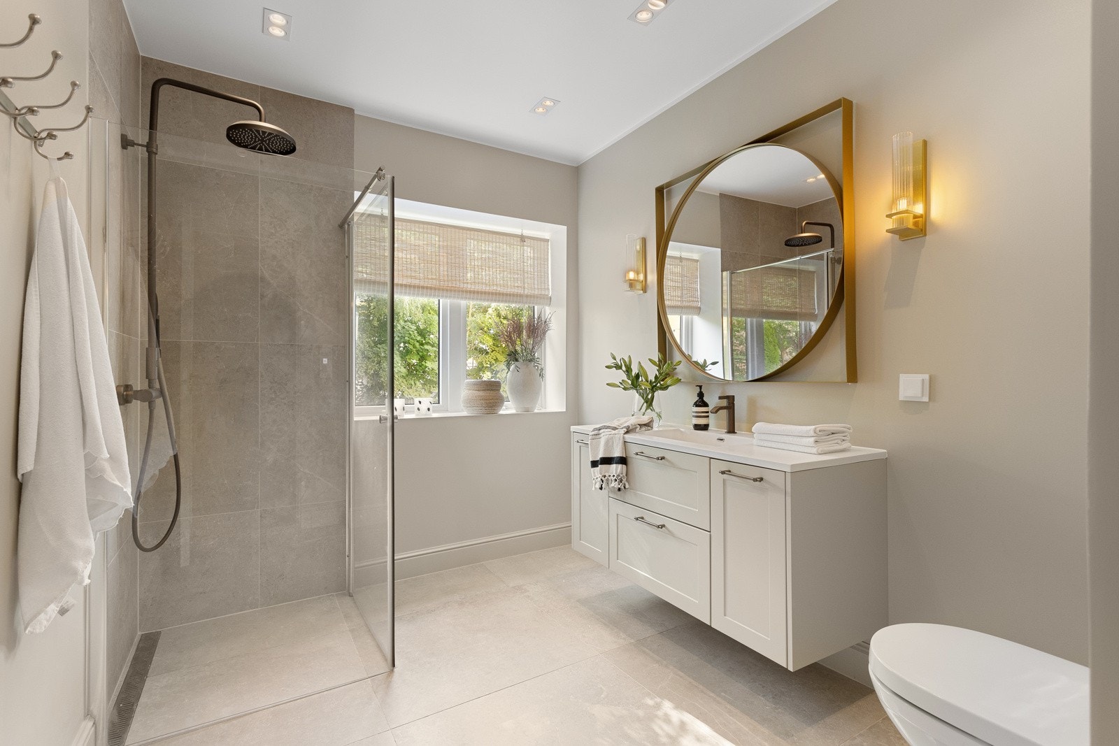 Stort bad som er pusset opp i 2023. Galleribilde