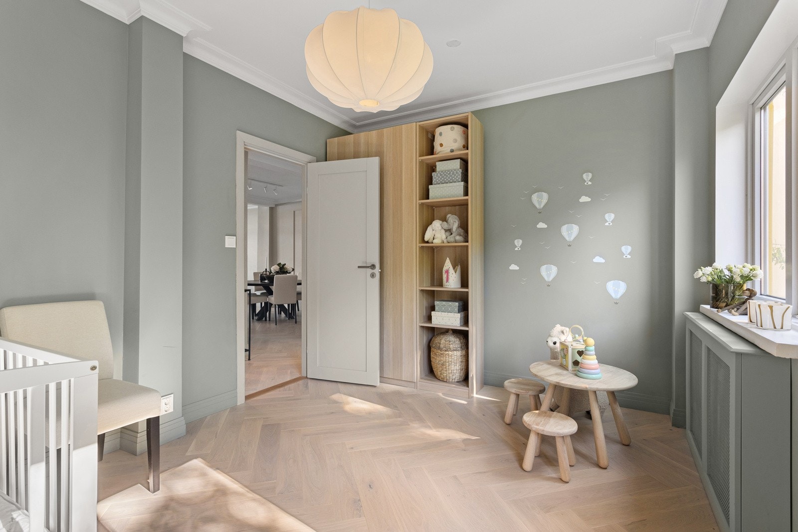 Soverommet benyttes i dag som barnerom, men det er mulighet for å dele rommet opp til to mindre soverom dersom man har behov for det. Galleribilde