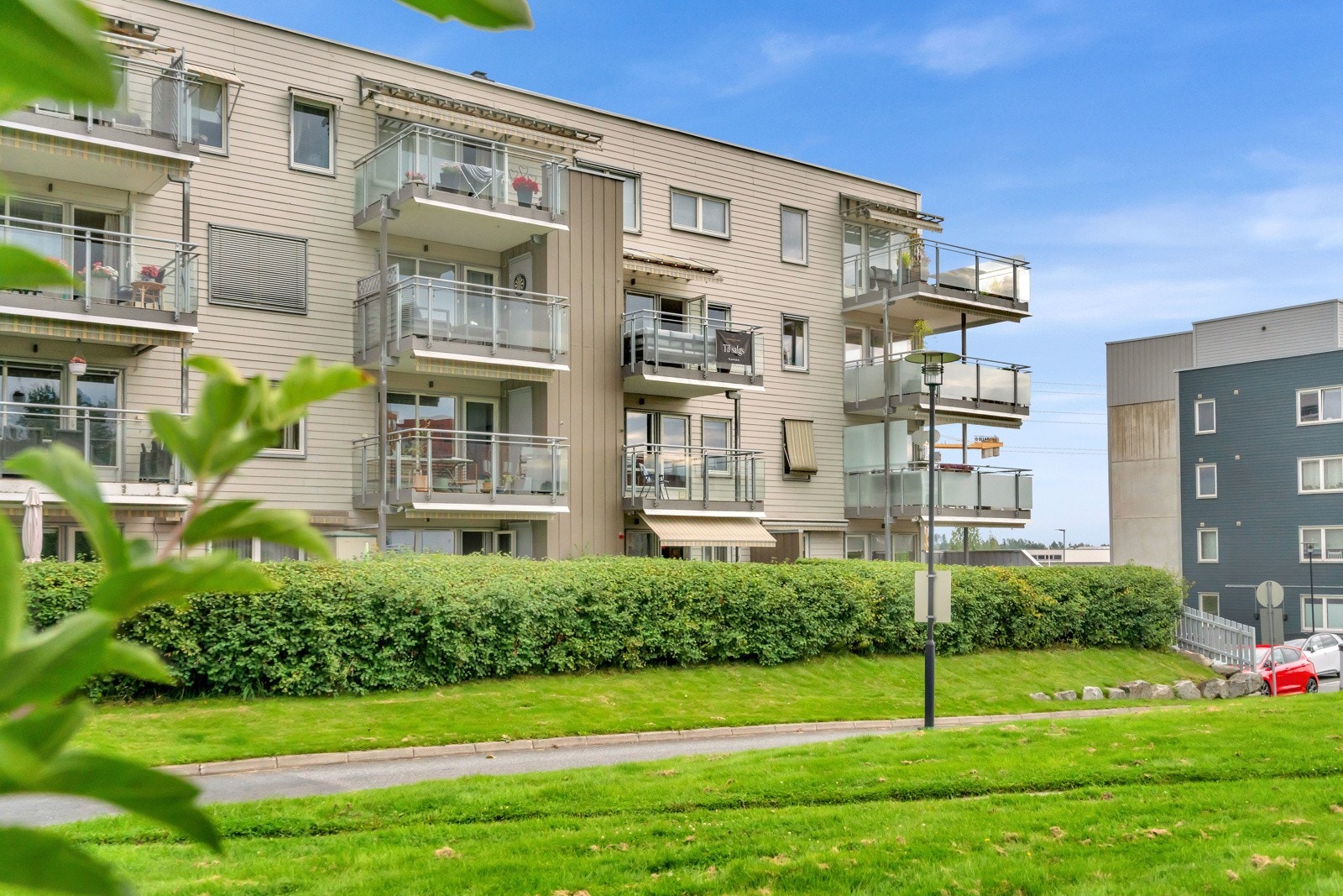 Velkommen til Salmakertunet 3 - en sentrumsnær og velholdt 3-roms selveier fra 2005. Galleribilde