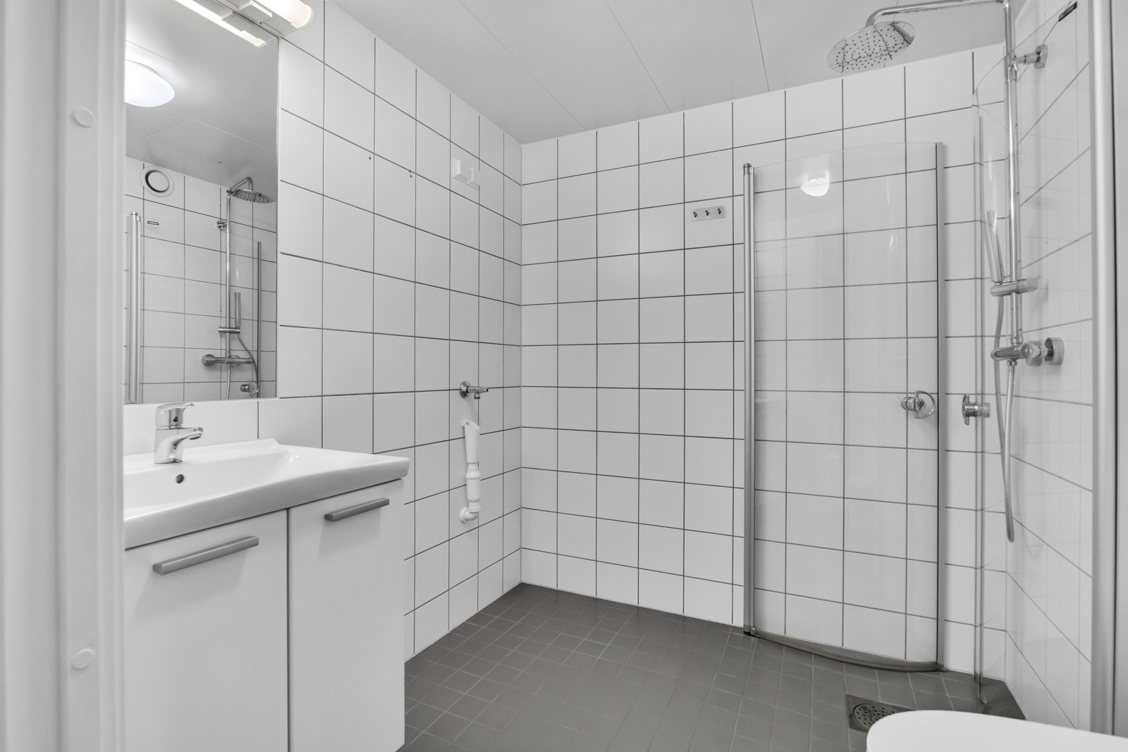 Naturlig ventilasjon i boligen med mekanisk punktavsug fra kjøkken og baderom. Galleribilde