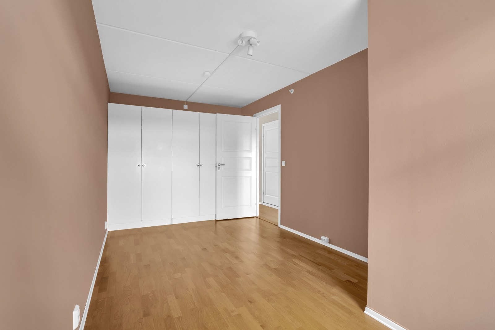 Godt med plass for klær. Galleribilde