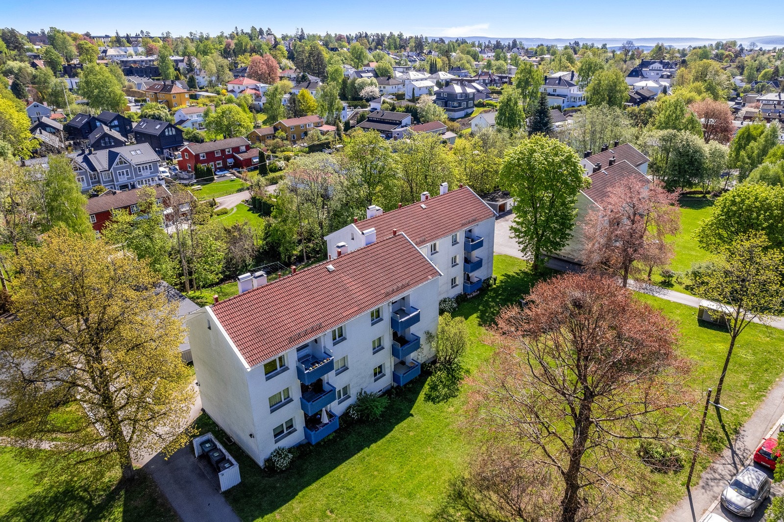 Leiligheten ligger i et veletablert og hyggelig boligområde. Galleribilde