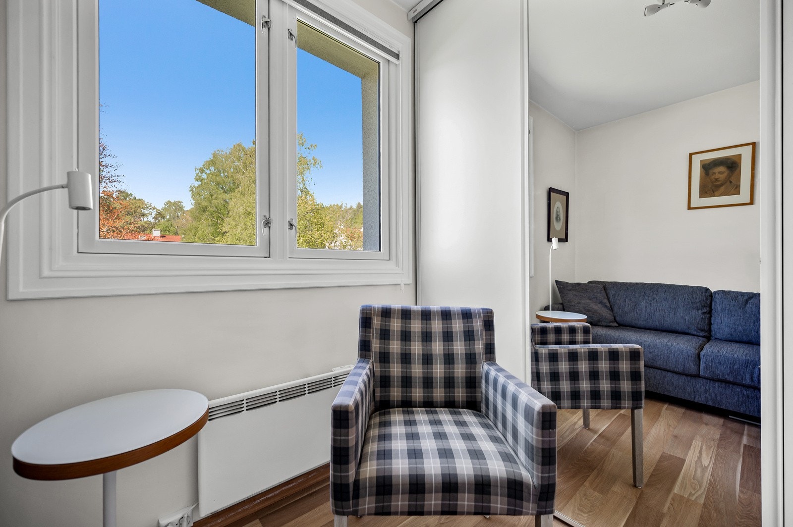 Dette soverommet er også innredet med en praktisk skyvedørsgarderobe. Galleribilde