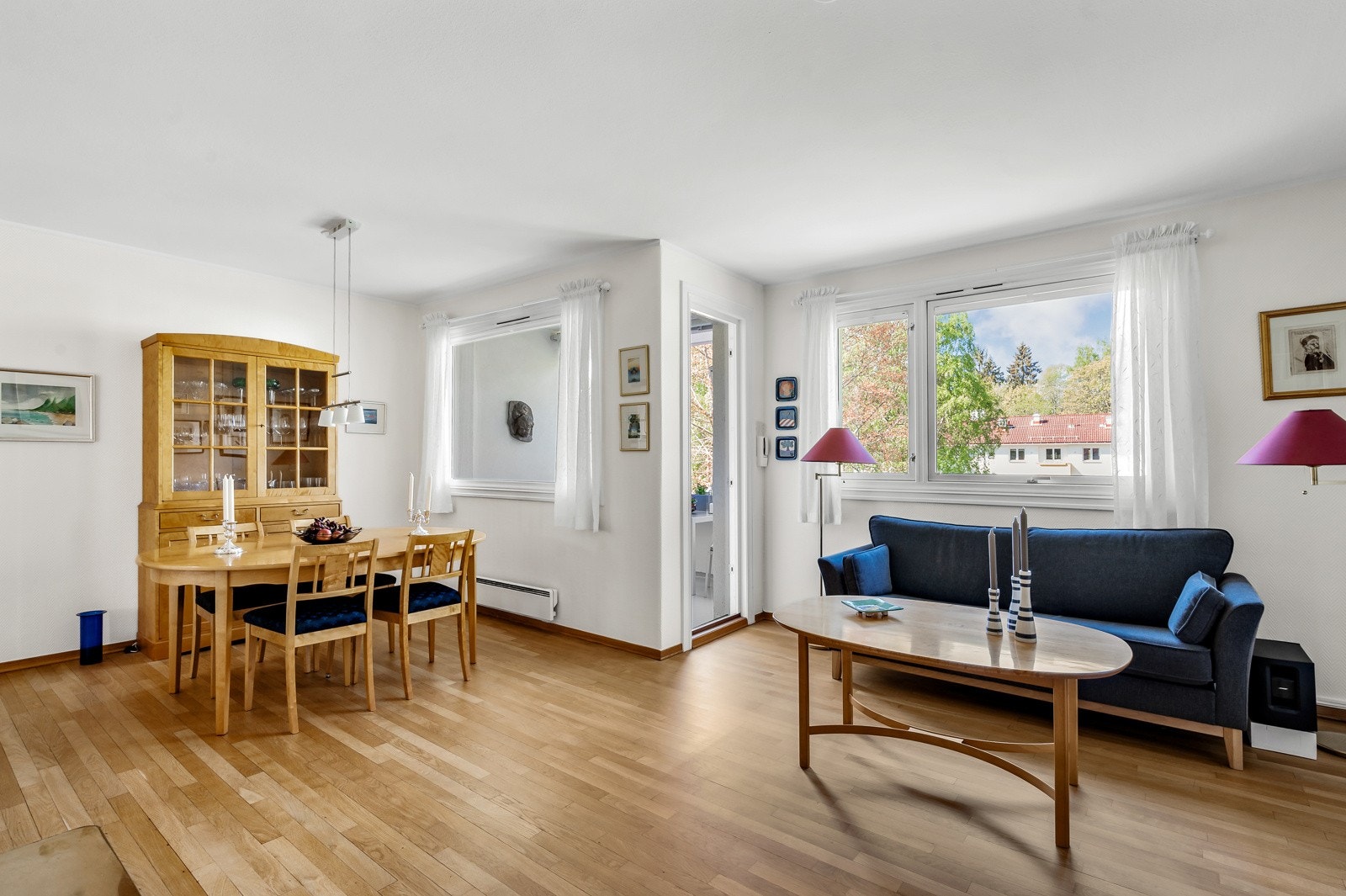 Topp- og endeleilighet uten sjenerende innsyn, prima intern beliggenhet! Galleribilde