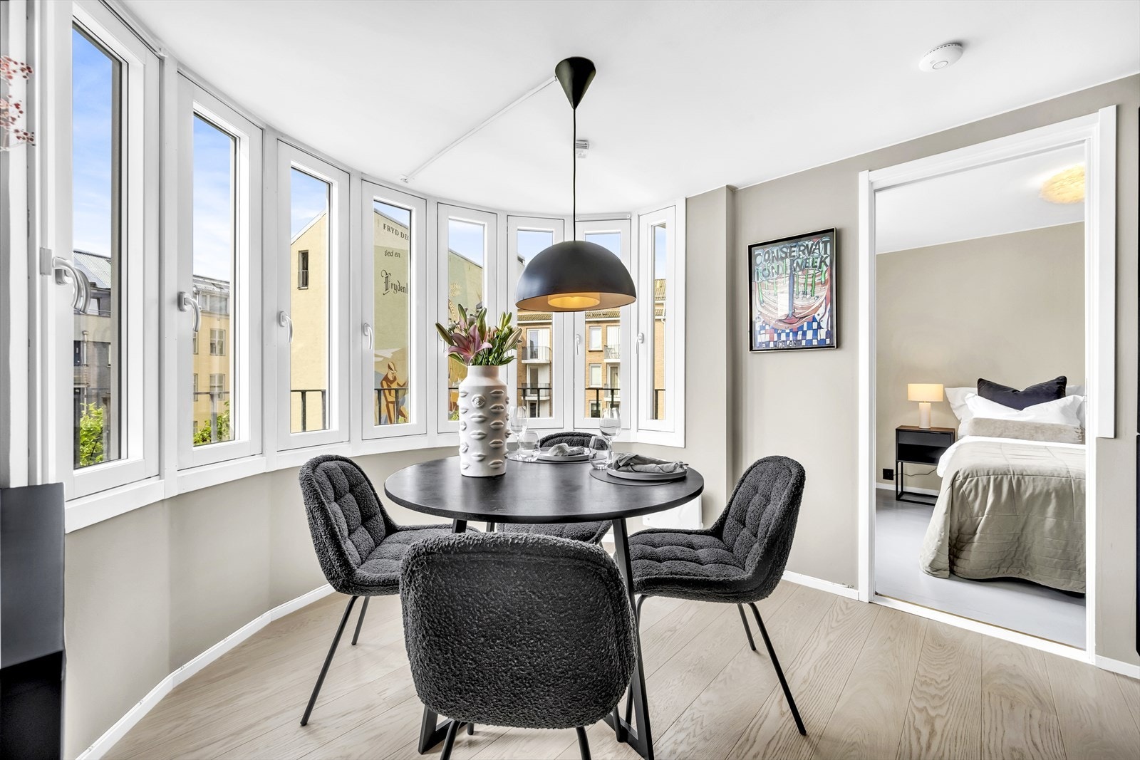 Hit kan du fint invitere over både venner og familie på et bedre måltid Galleribilde