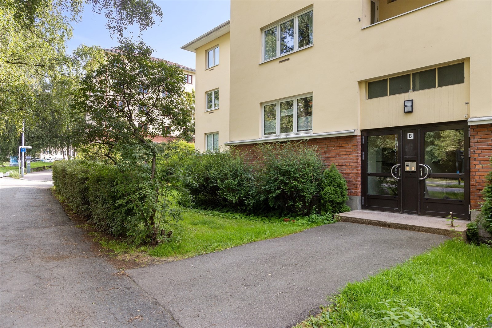 Beboerne har tilgang til treningsrom, sykkelparkering og en leilighet som kan leies for en liten sum til gjester. Galleribilde