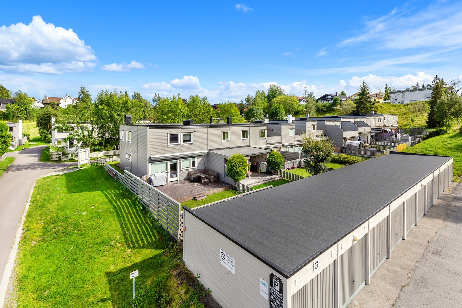 Meget veldrevet borettslag med fine og grønne fellesområder. Meget barnevennlig. Galleribilde