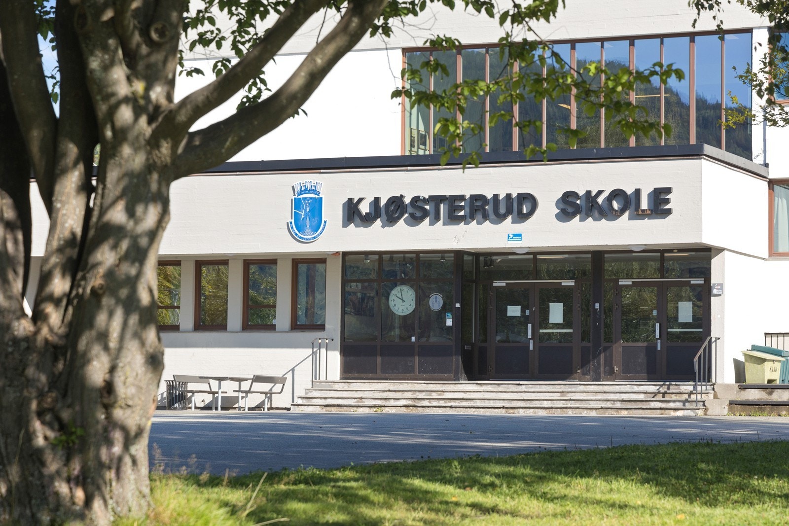 Kjøsterud ungdomsskole ligger i umiddelbar nærhet Galleribilde