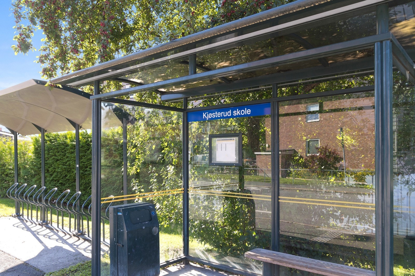 Busstopp i umiddelbar nærhet Galleribilde