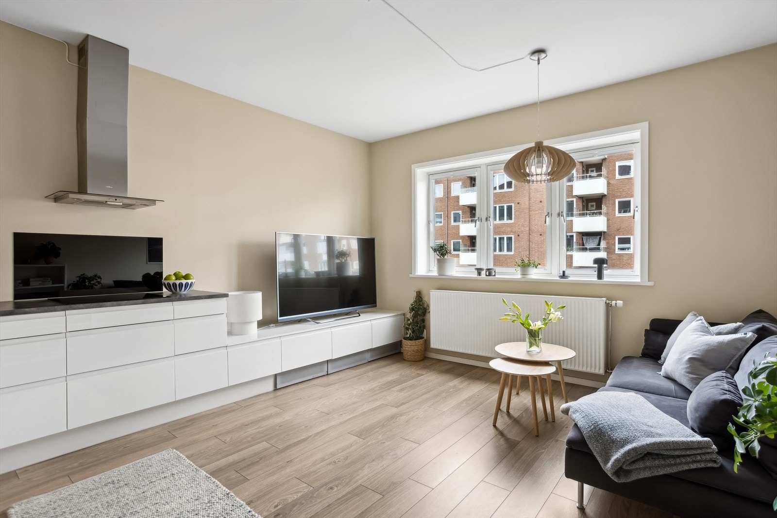 Det er gode møbleringsmuligheter og god plass til sofa, stuebord, TV-møblement m.m. Galleribilde