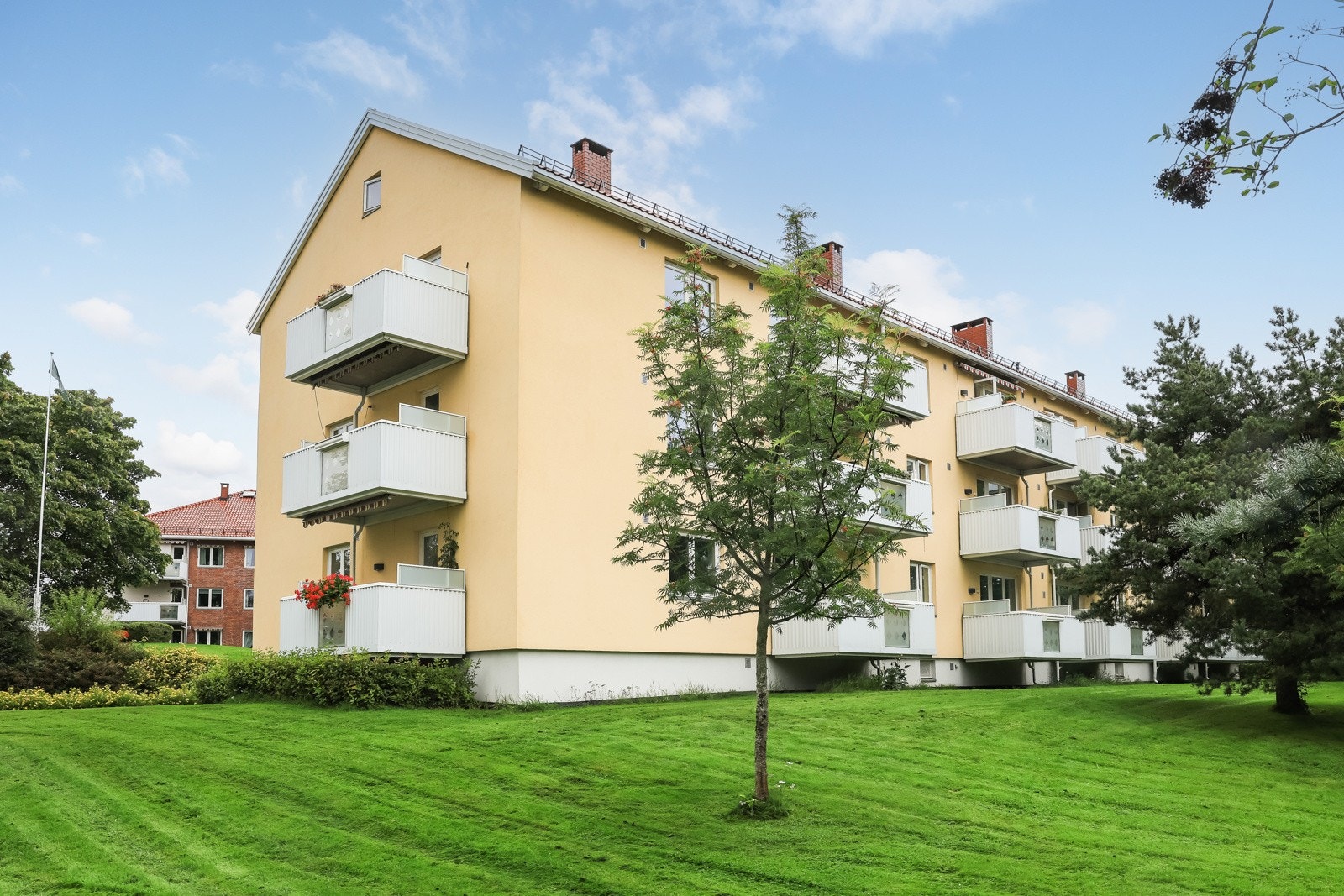 I skjæringspunktet mellom grønne, fredelige områder og byens pulserende kjerne, står Keyserløkka som et ideelt hjem for de som søker det beste av to verdener i Oslo. Galleribilde