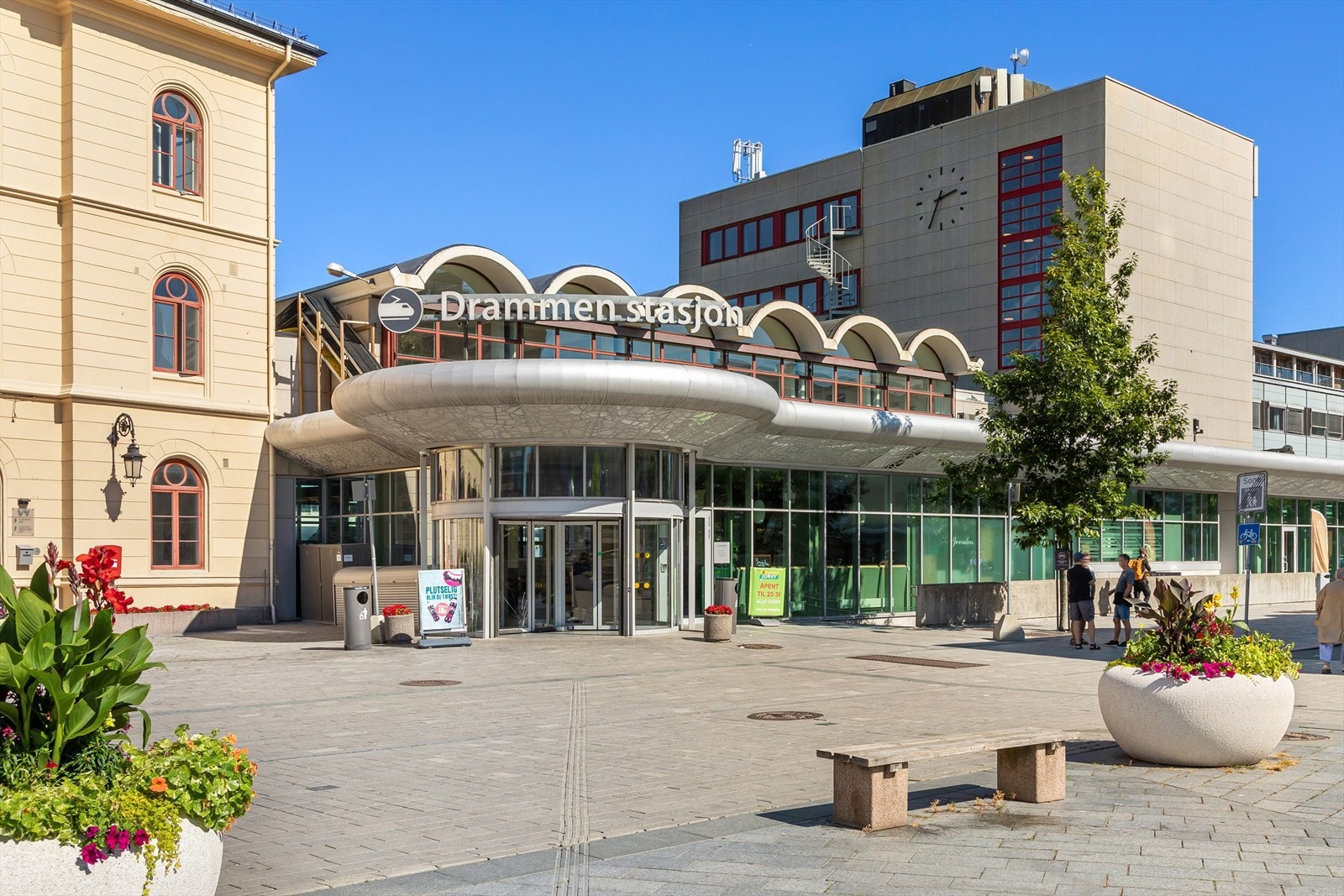 Boligen ligger pendlermessig fint til, med kort sykkelavstand til både Gulskogen og Drammen stasjon - samt hyppige bussavganger i nærheten av boligen Galleribilde