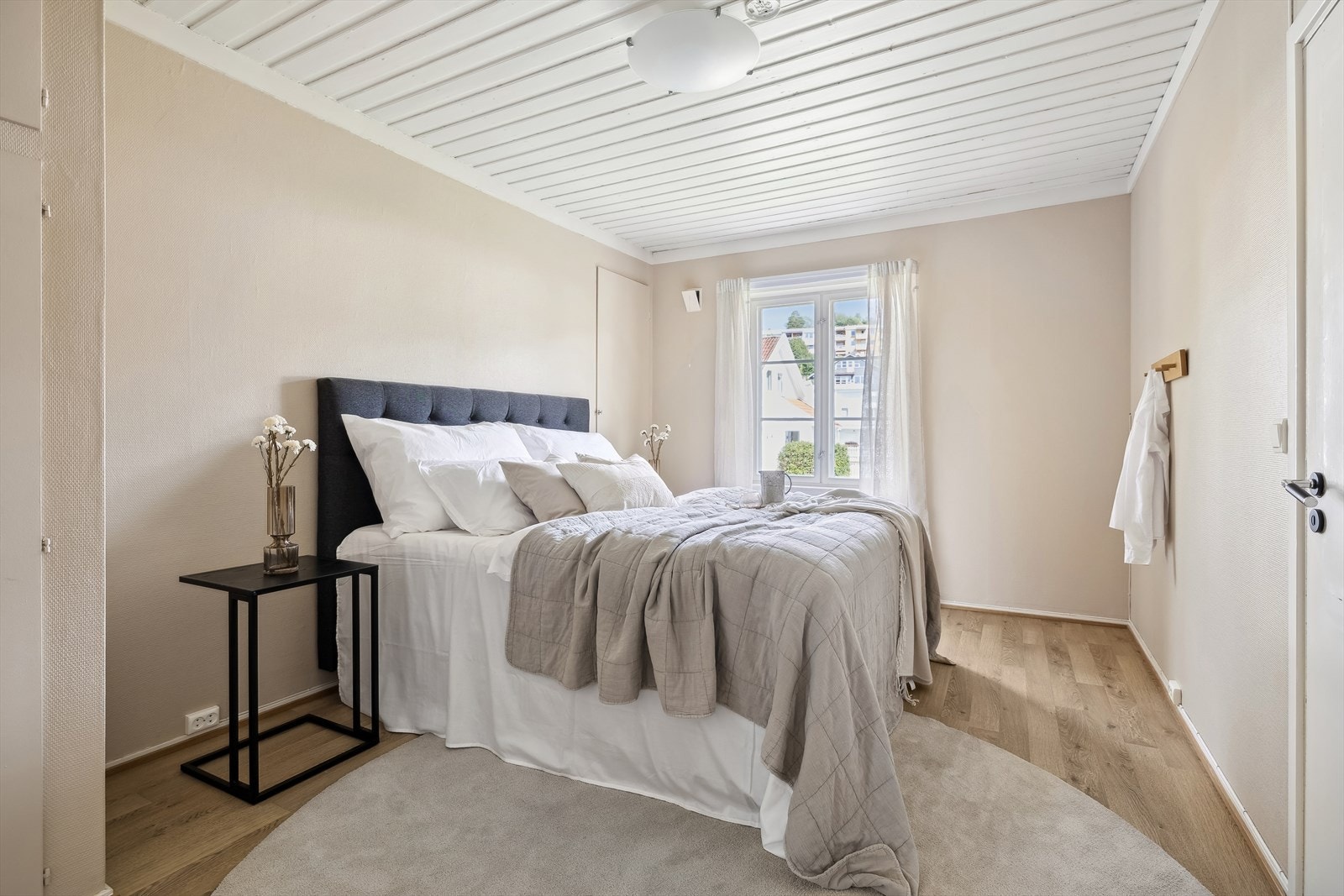 I andre etasje er det totalt tre soverom Galleribilde