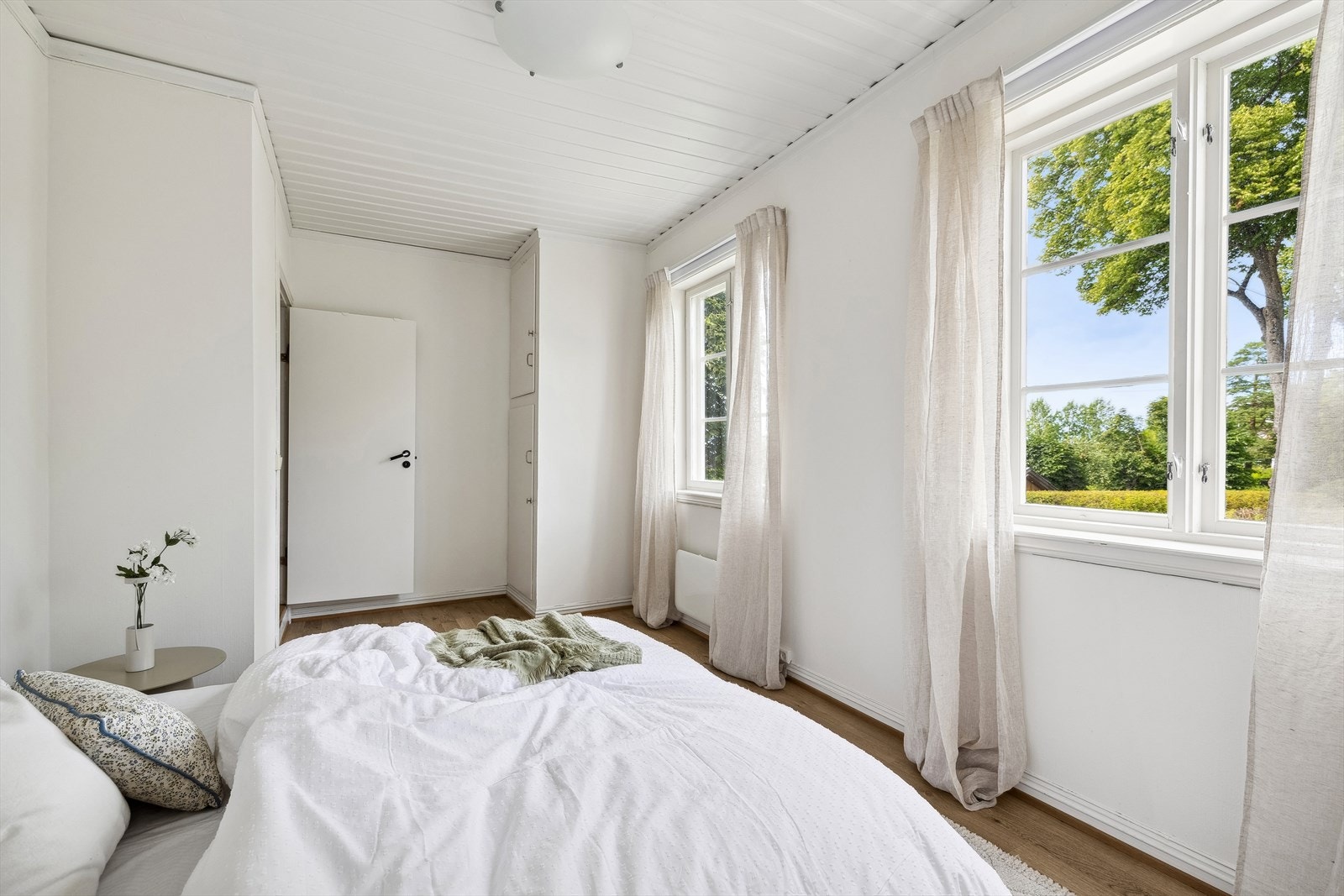 Sjarmerende plassbygde skap Galleribilde