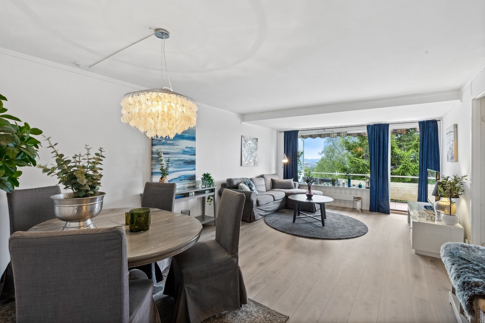 DNB Eiendom v/ Line B. Lundevik ønsker velkommen til Bjørnefaret 2D - en romslig 2-roms beliggende i "Gullblokka"! Galleribilde