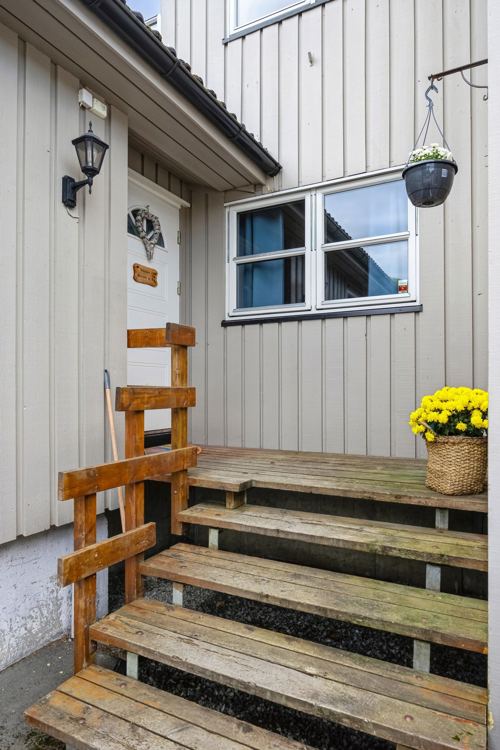 Flott inngangsparti med mulighet for dekorasjoner. Galleribilde