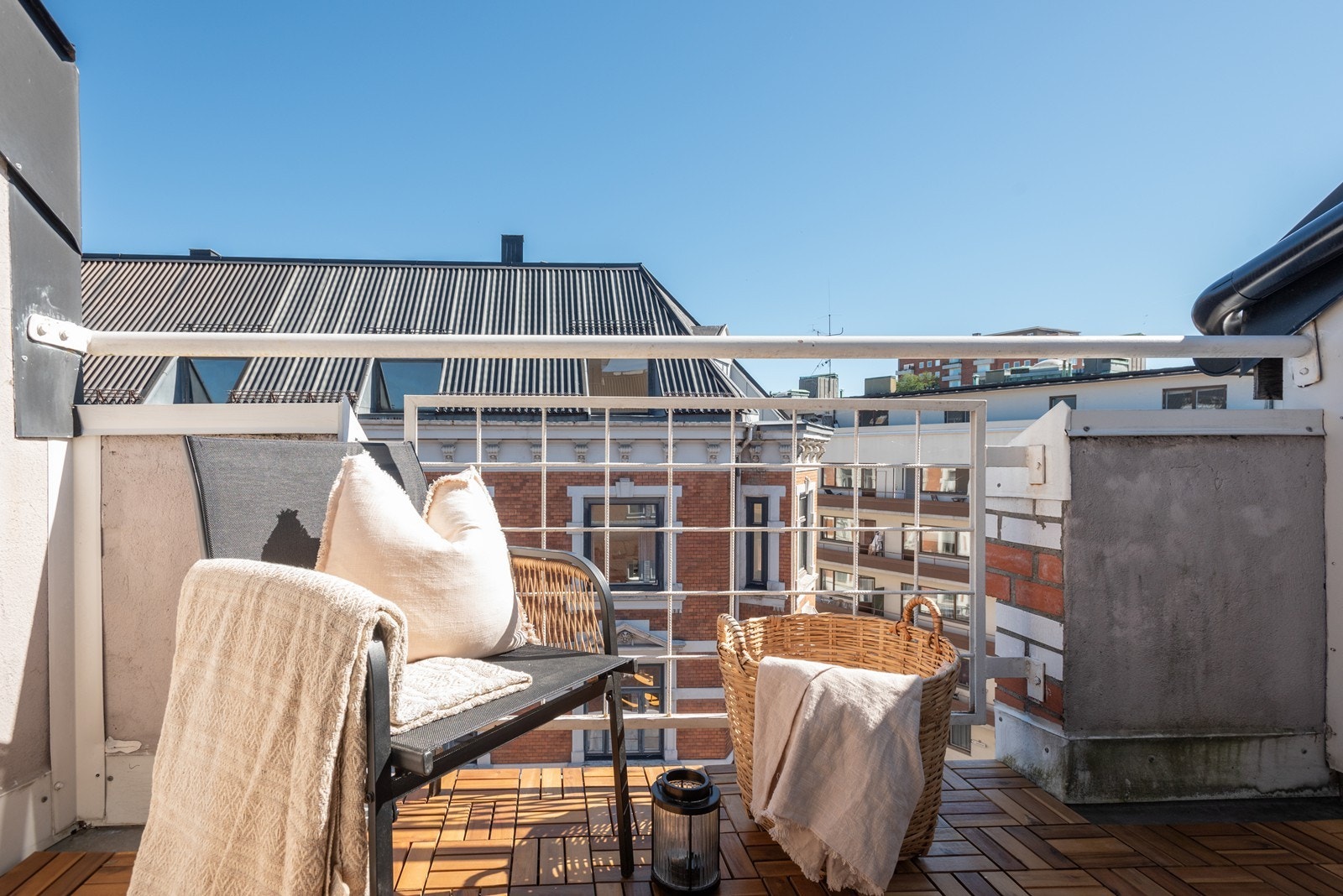 Her fra terrassen med adkomst ut fra kjøkkenet Galleribilde