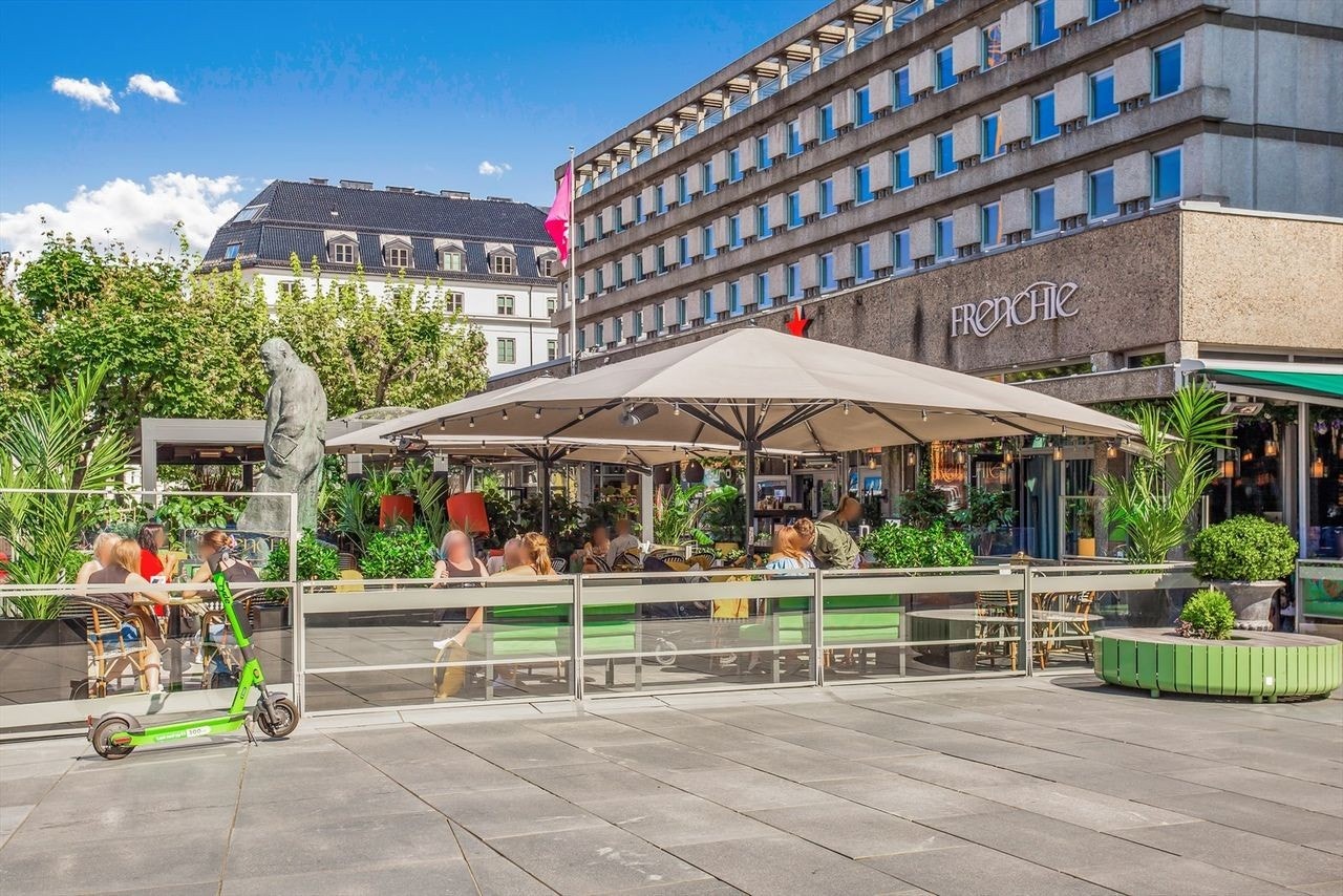 Kun 150m til populære Solli-plass med diverse restauranter samt trikk og buss Galleribilde
