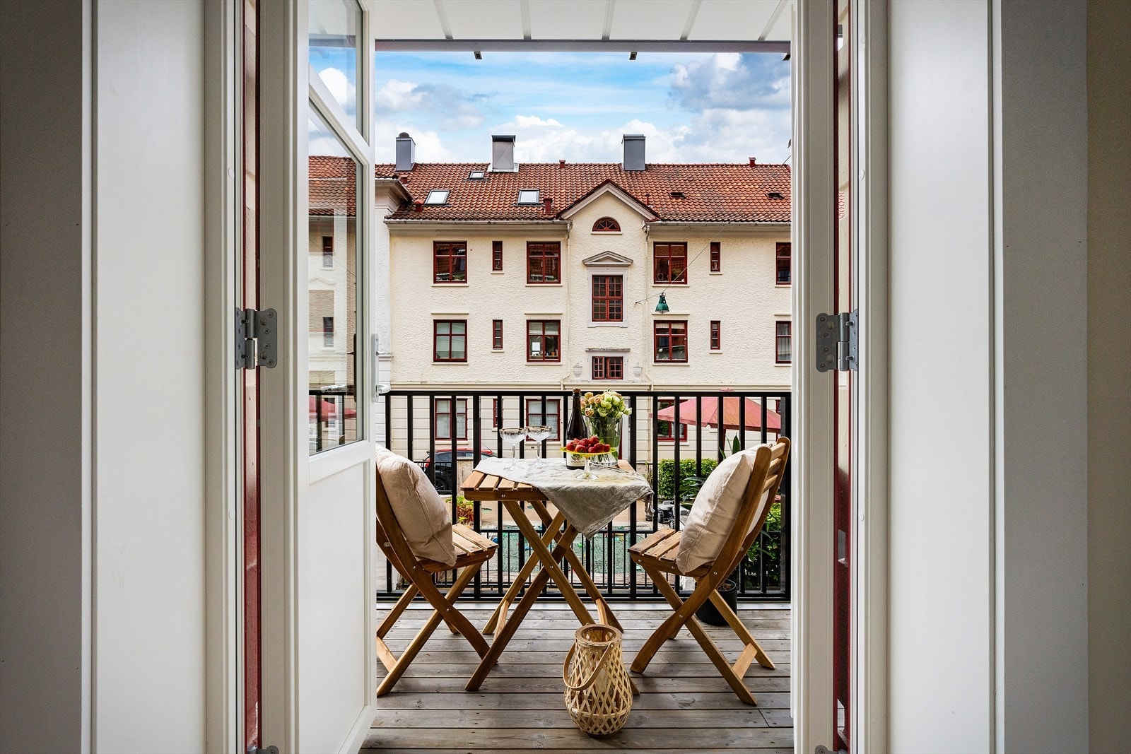 - Her kan du nyte solfylte dager og hyggelige måltider - Galleribilde