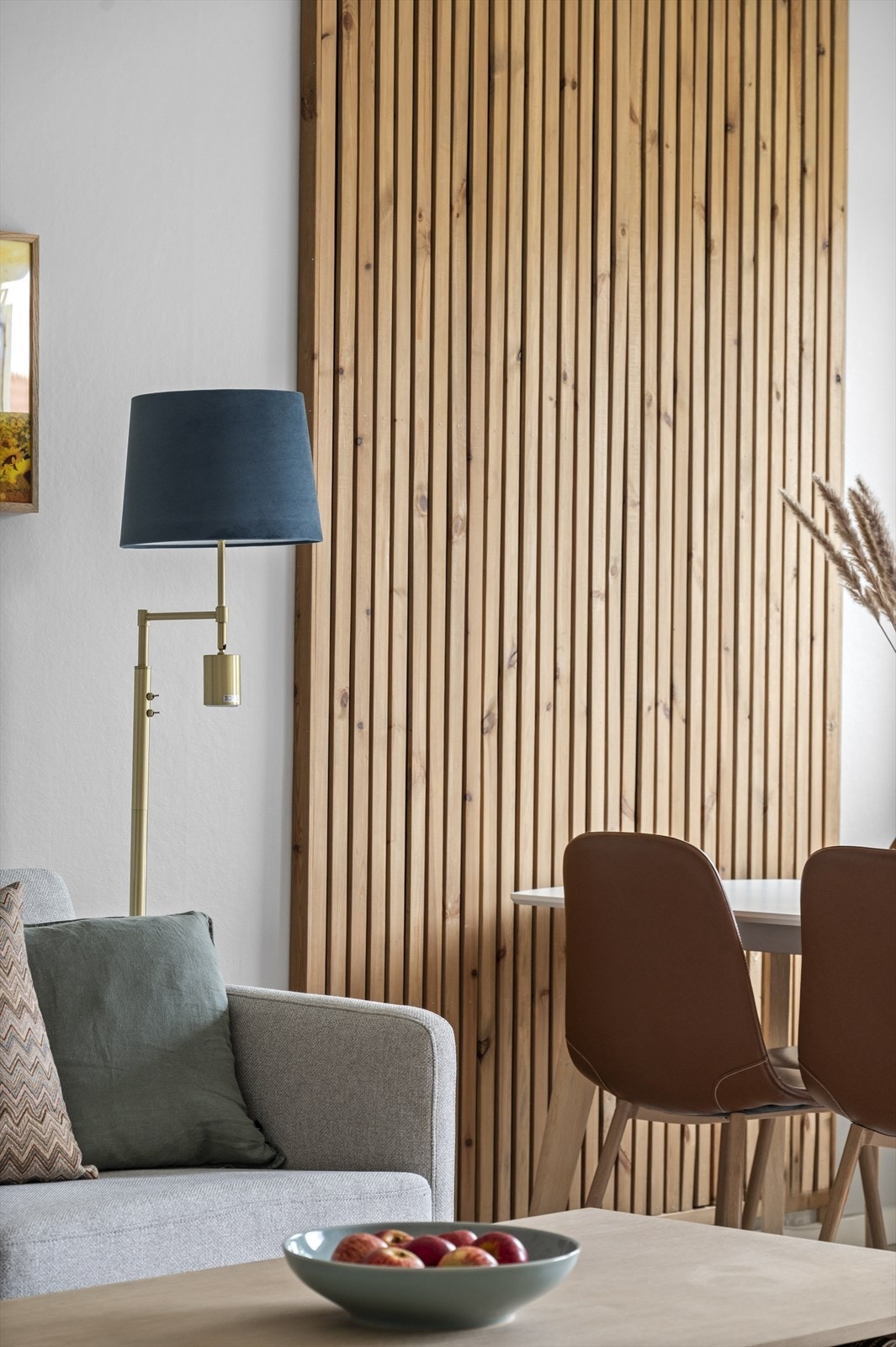 I 2020 ble det installert en moderne spilevegg med en lyslist i toppen som kan styres via en app (Wiz), noe som gir et elegant uttrykk Galleribilde