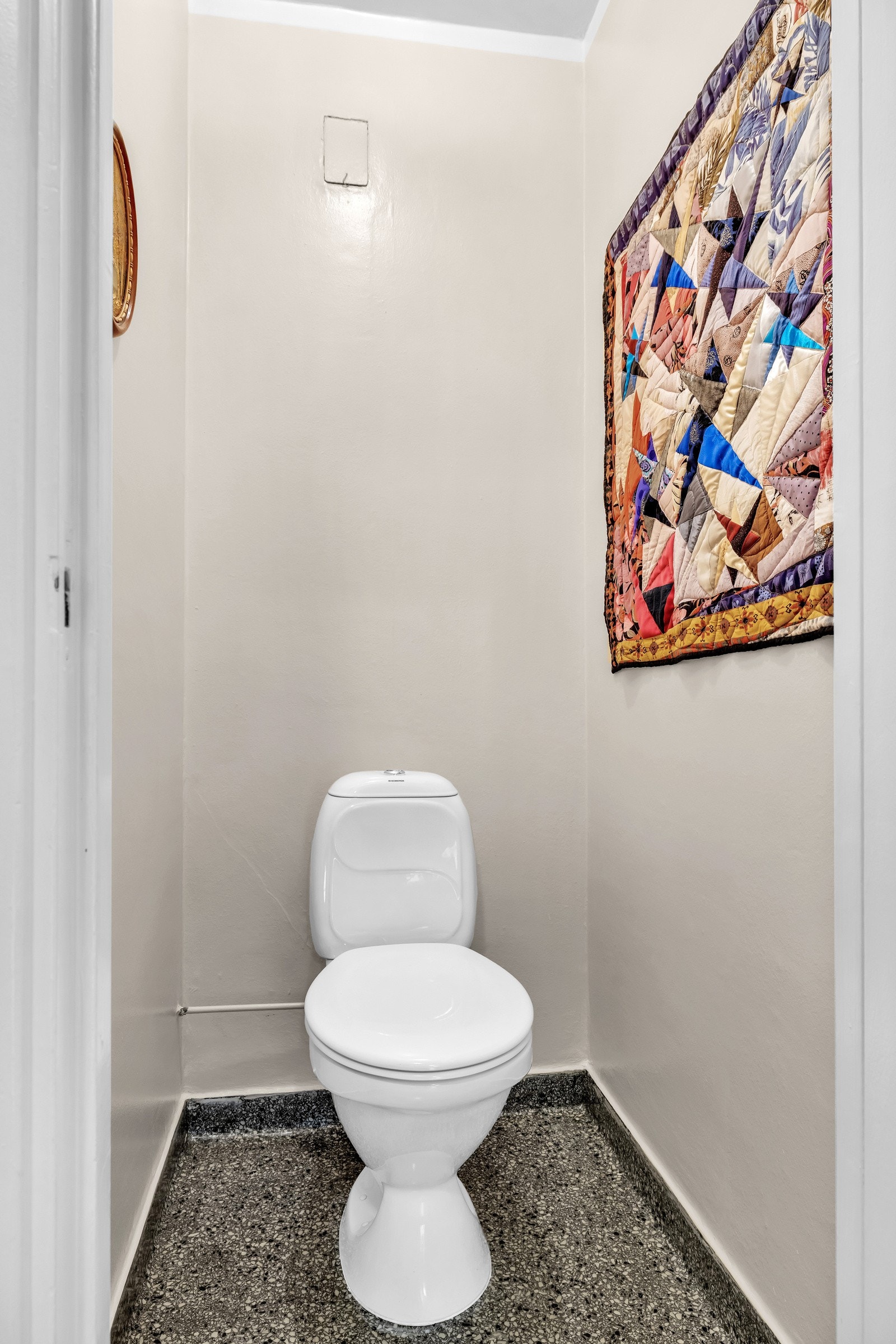 Praktisk toalettrom som ble rehabilitert i 2006. Galleribilde