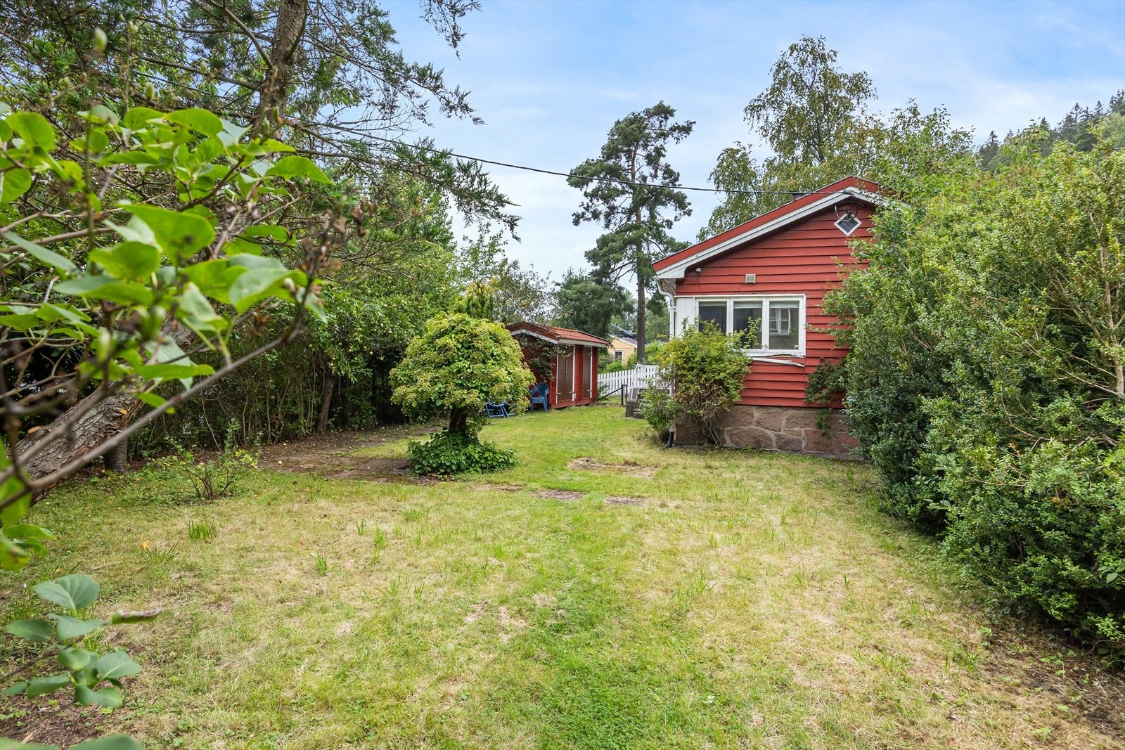 Mikael Hertzbergs vei 4 er en eiendom beliggende på Grefsen i Oslo, på en tomt med gode solforhold. Tomten er på 607,5 m² og har rammetillatelse til å bygge hus på 321,1 m² BRA. Galleribilde