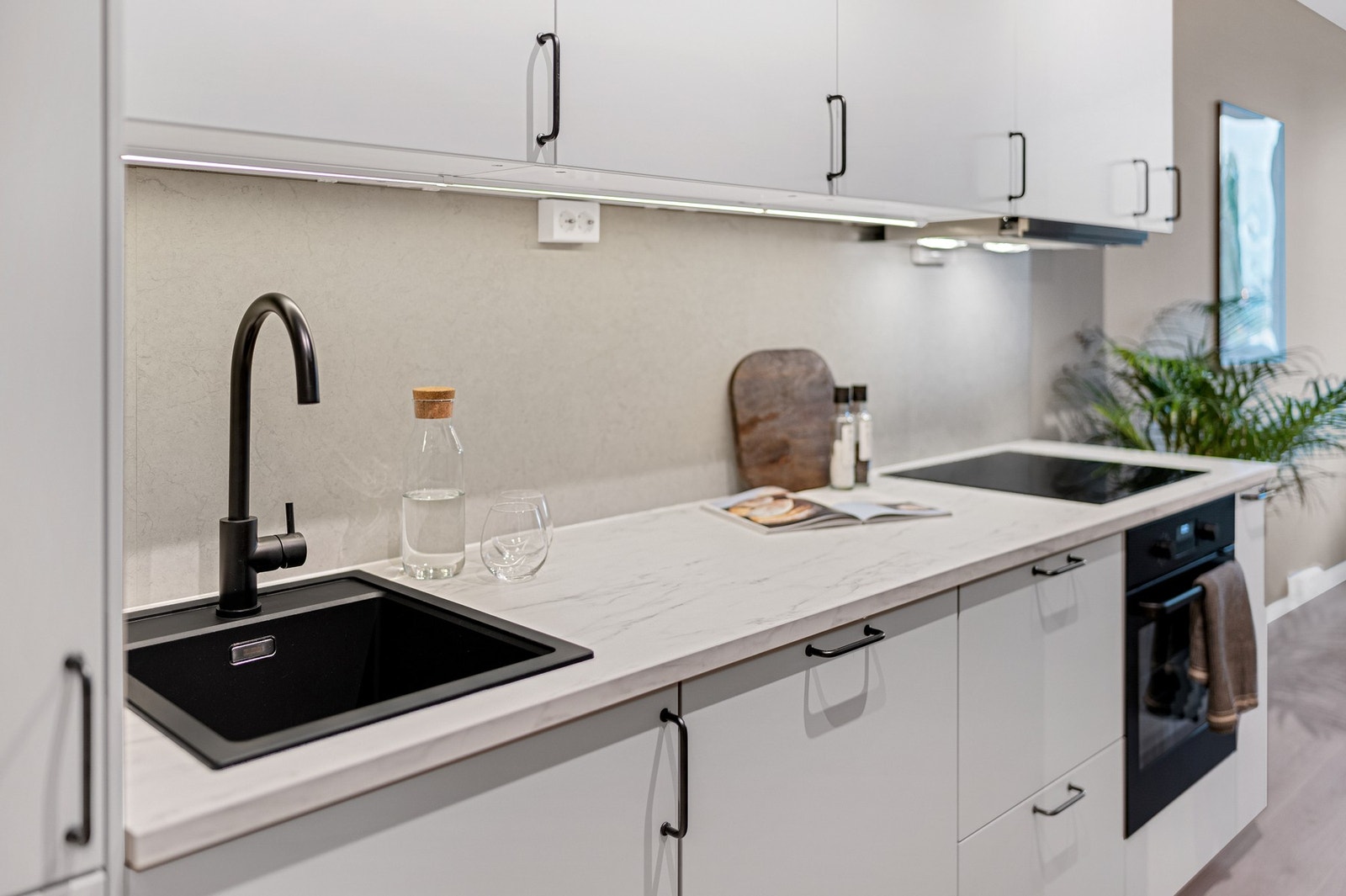 Fra leiligheten er det kort vei til en rekke studiesteder som NTNU og Handelshøyskolen BI. Galleribilde