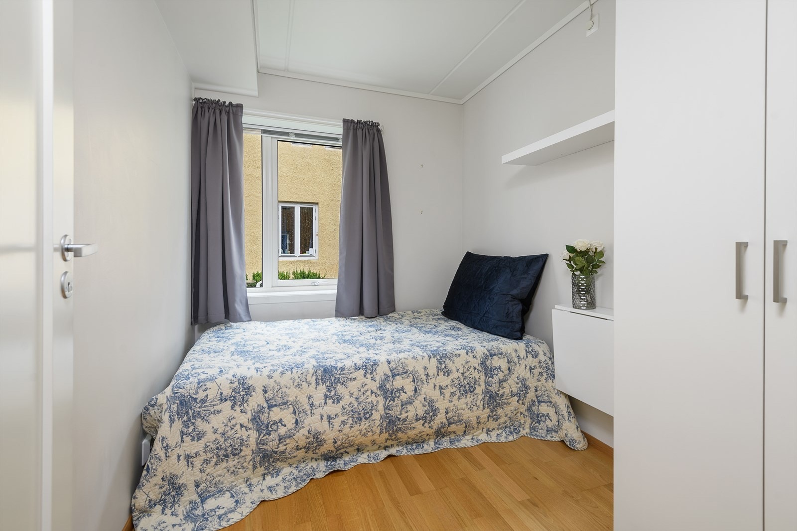 Soverom nummer to er noe mindre av størrelse. Galleribilde