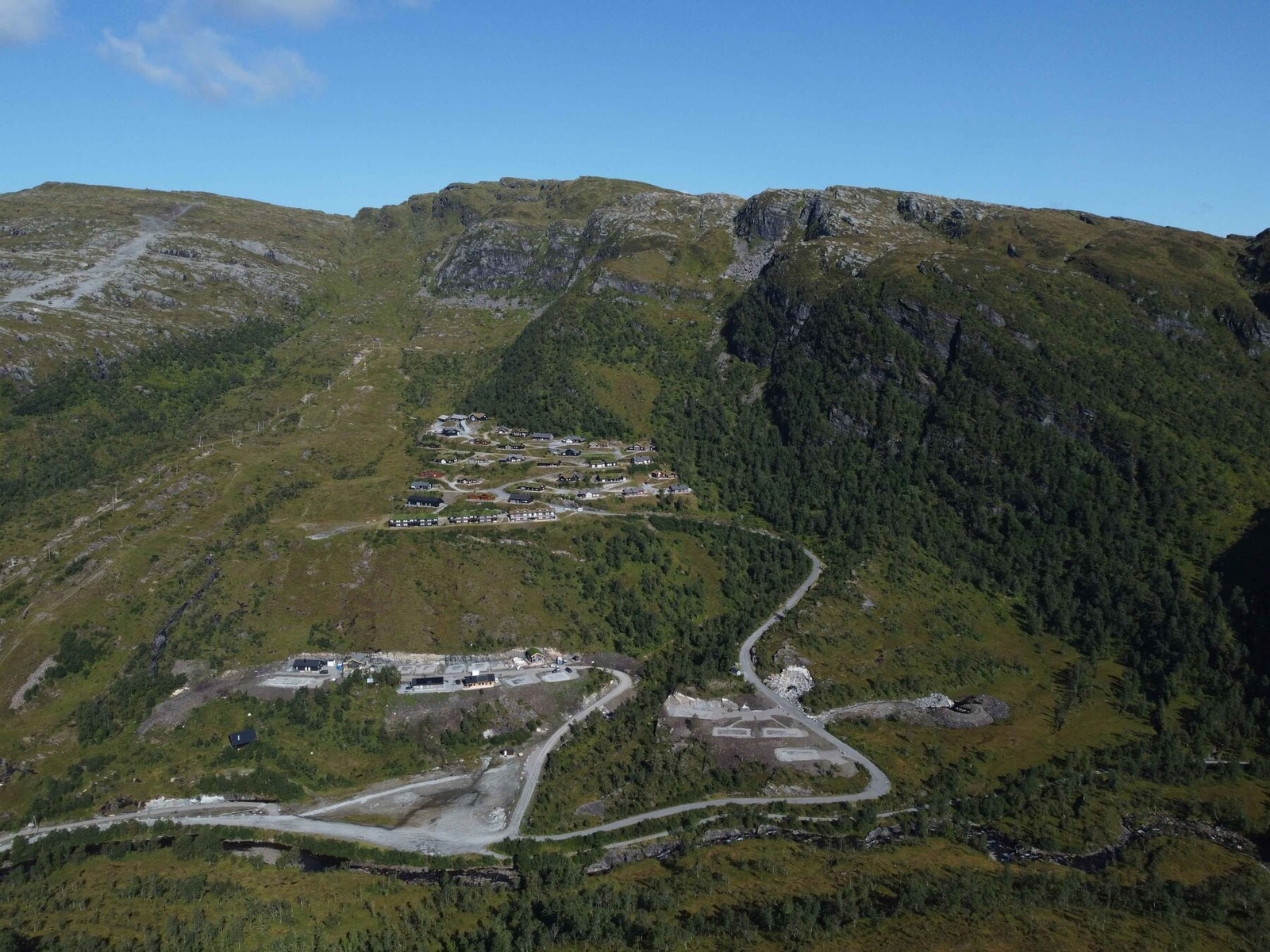 Fra felt H3 høsten 2023. Flere hytter er under bygging pr dd. Galleribilde