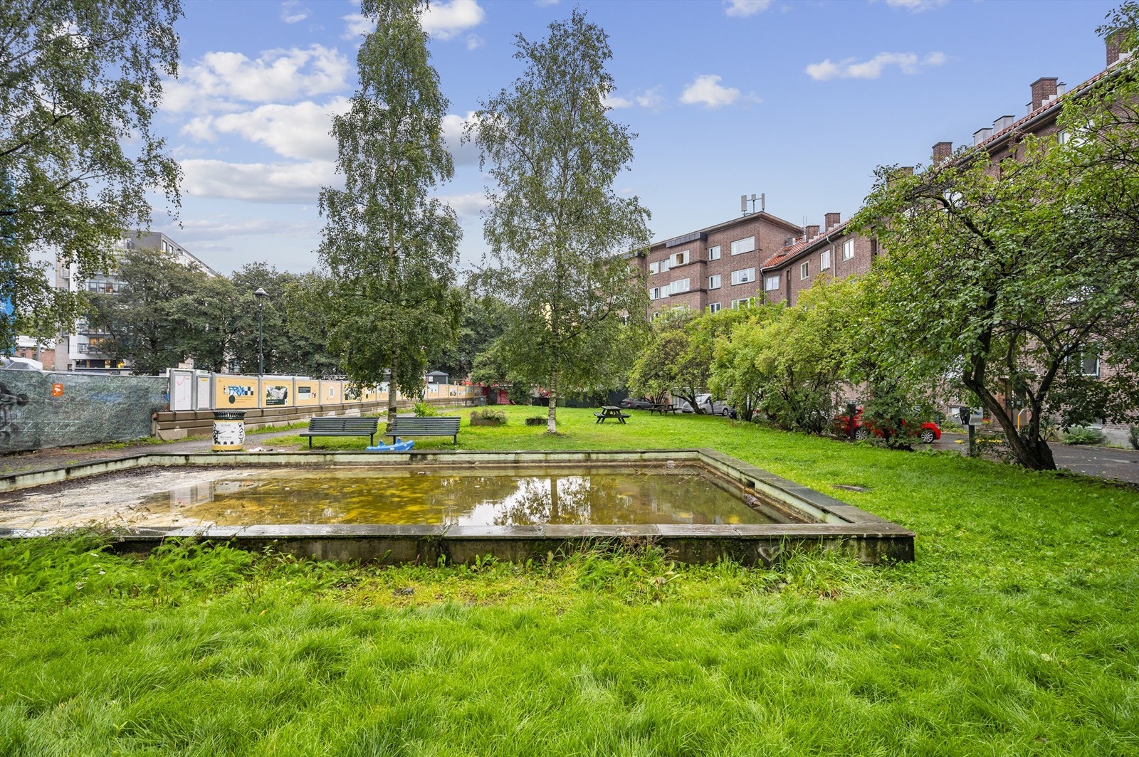Flere parker og grøntarealer med flotte tur- og rekreasjonsmuligheter i nærmiljøet, som Bülow Hanssens plass som ligger i umiddelbar nærhet, Ola Narr, Torshovdalen, Sofienbergparken, Tøyenparken hvor det nye Tøyenbadet bygges og idylliske Botanisk hage. Galleribilde