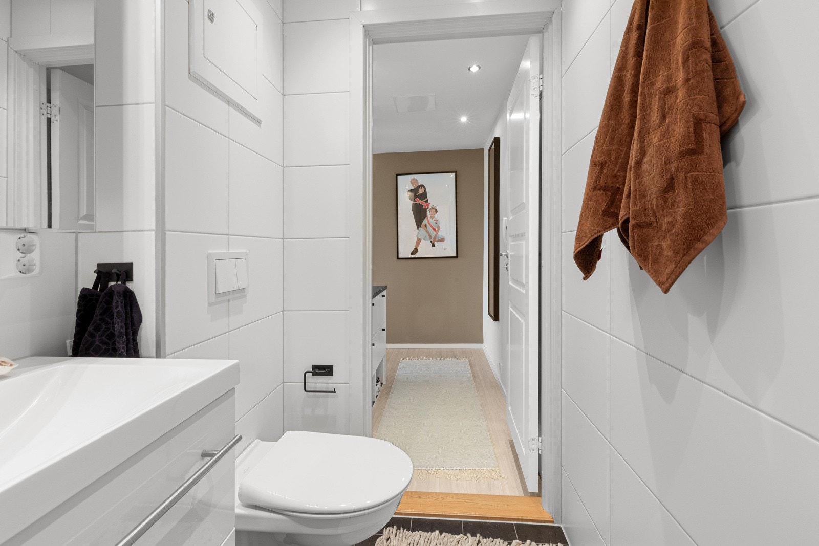 Opplegg for vaskemaskin, det er også fellesvaskeri i kjeller. Felles varmtvann er inkludert i felleskostnadene Galleribilde