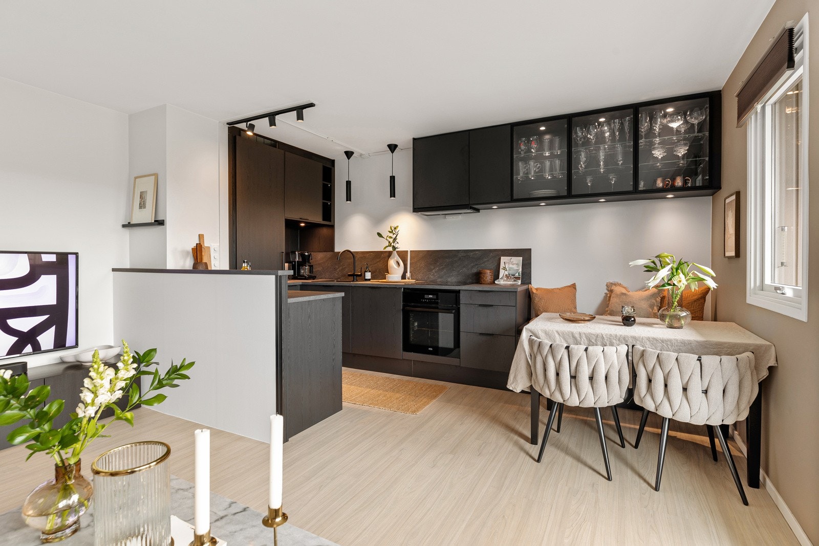 Lekkert Nordsjøkjøkken fra 2023, levert av Kjøkkengaarden Galleribilde