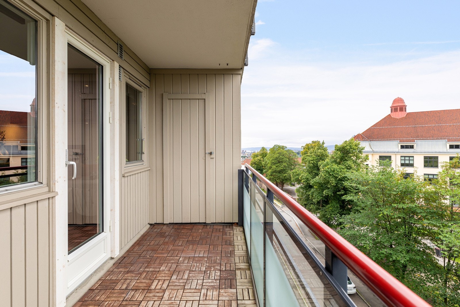 Egen utvendig bod på balkongen Galleribilde