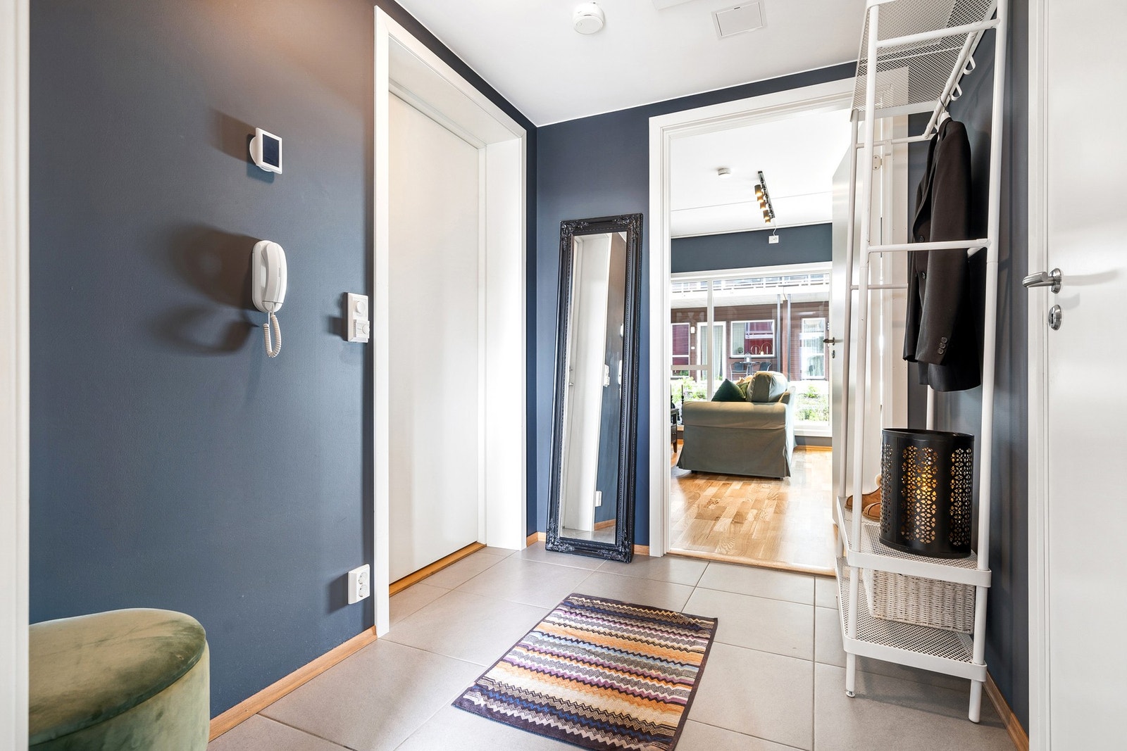 Leiligheten er malt i moderne og delikate farger. Galleribilde