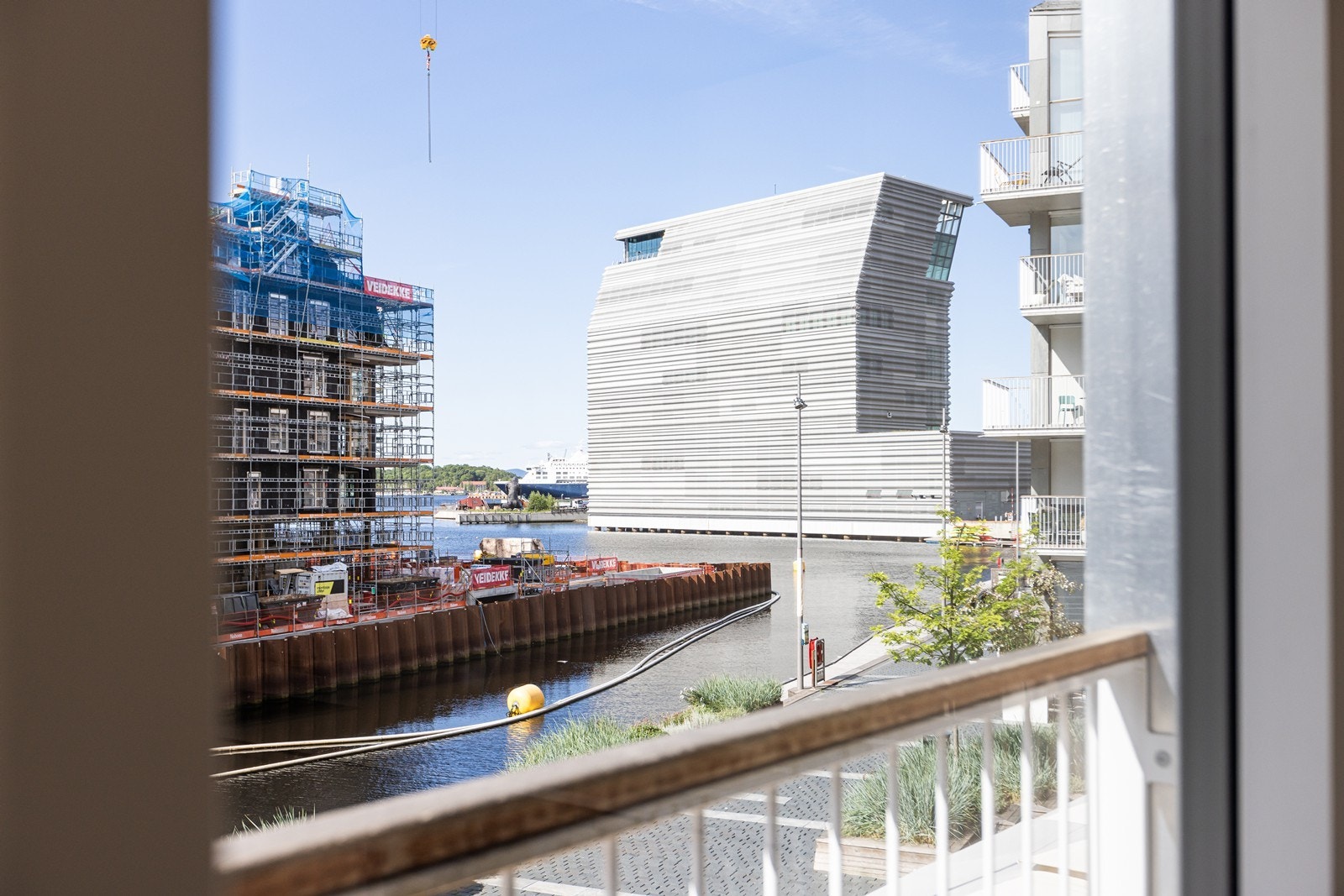 Fransk balkong med fin utsikt mot Munchmuseet og Hovedøya Galleribilde