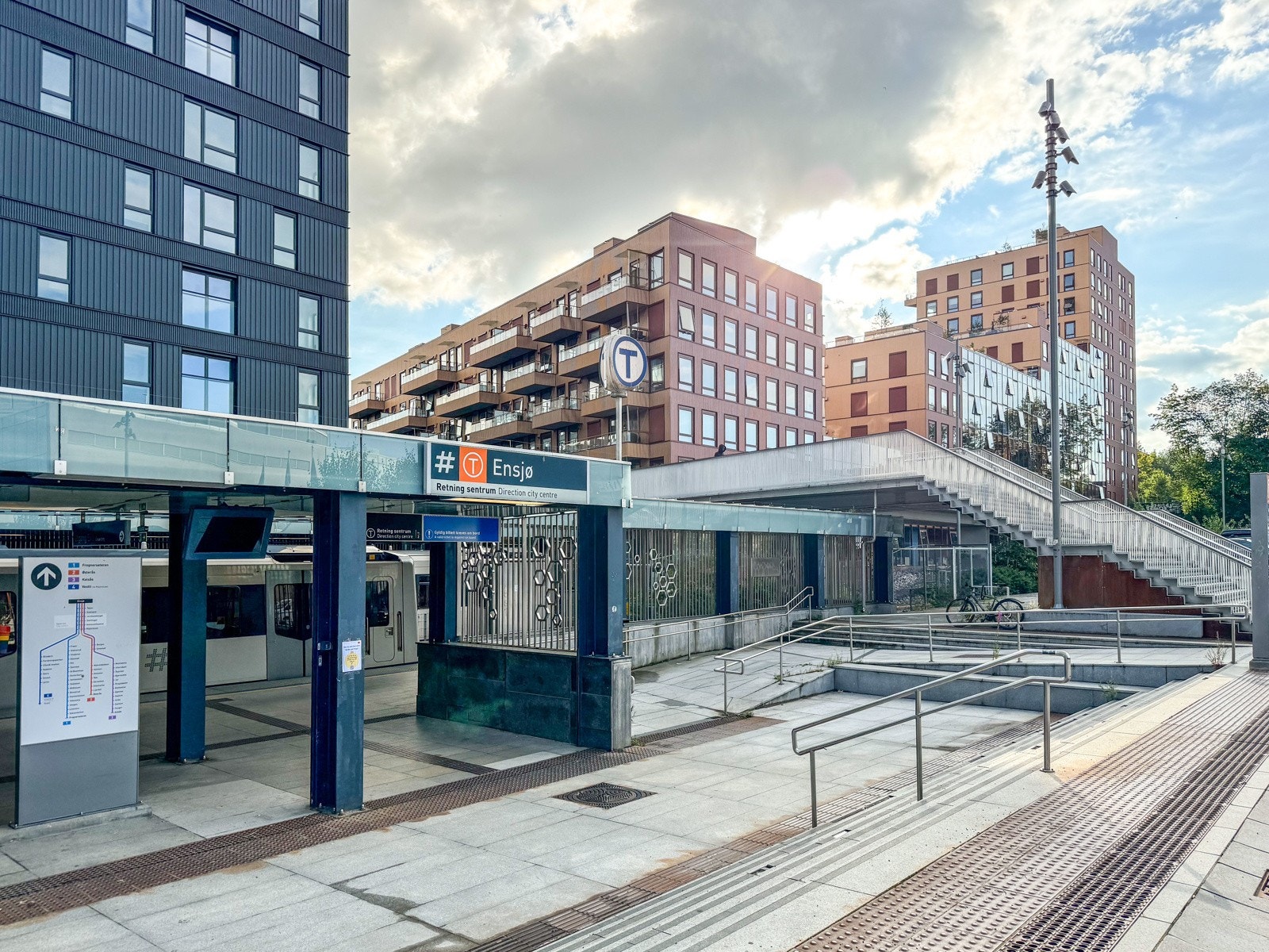 Ensjø T-banestasjon ligger under 700 meter unna, og herfra tar det kun 8 minutter til sentrum Galleribilde