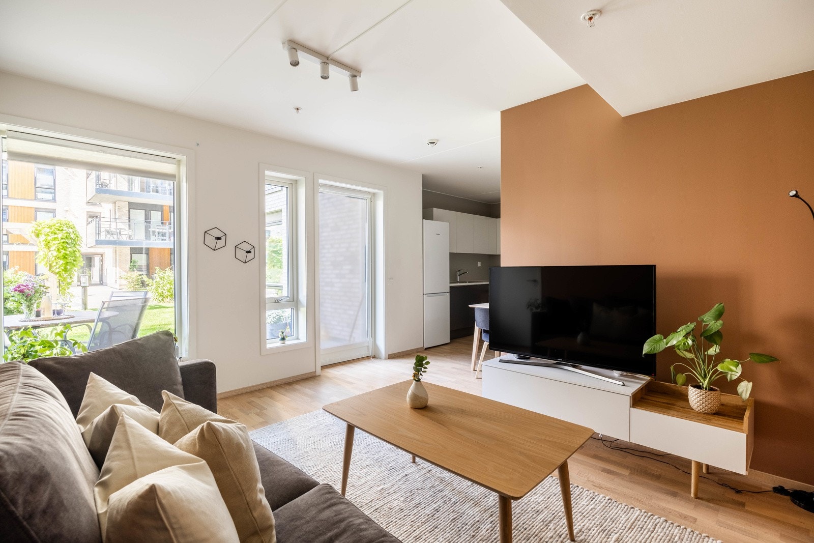 Leiligheten ligger i underetasjen med utrolig fin terrasse på 13 kvm Galleribilde