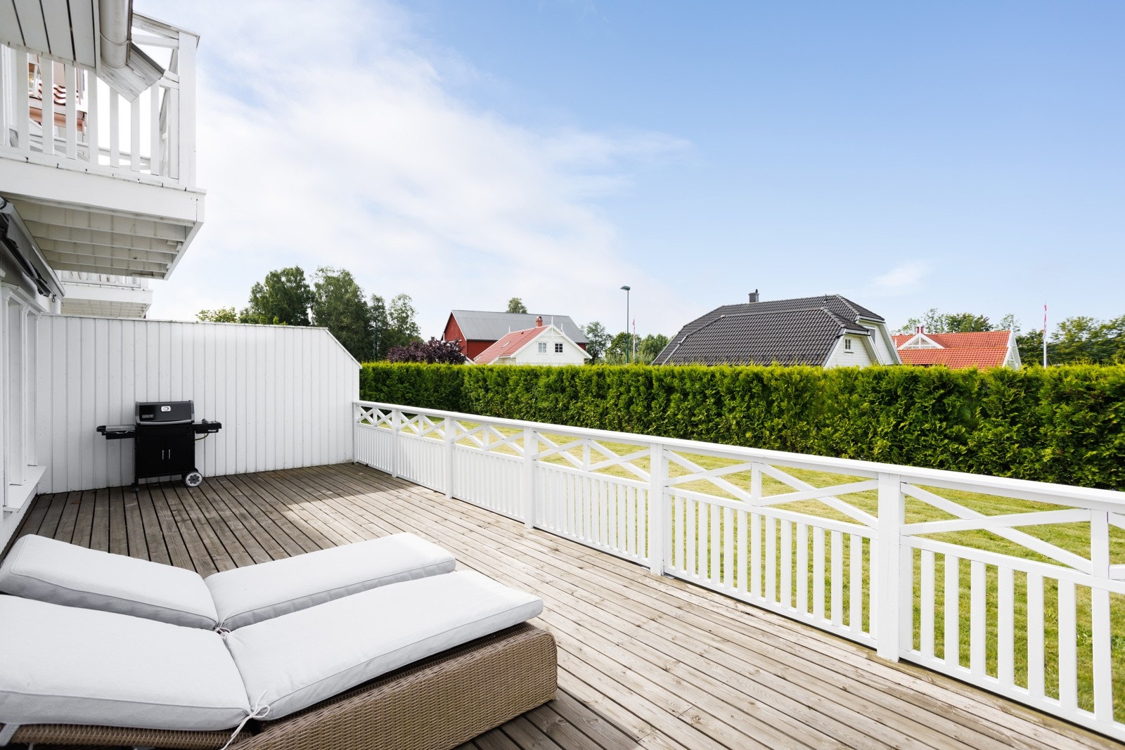 Det er god plass til møblering for å nyte lange dager i sola. Galleribilde