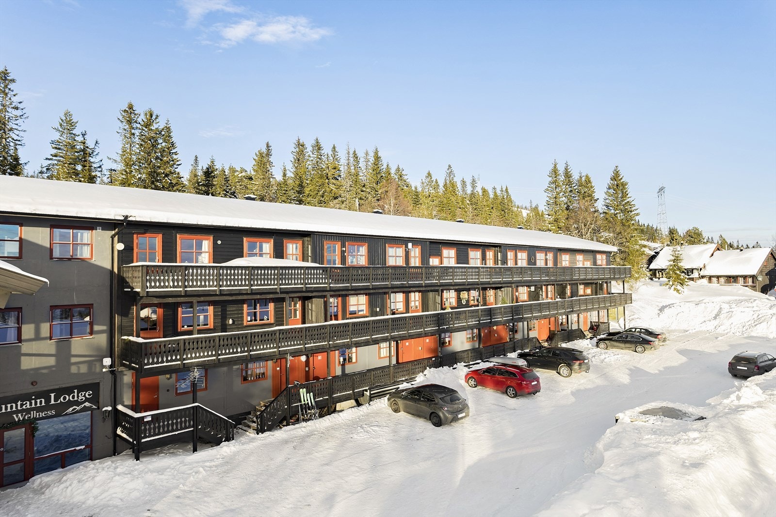 Det er skiutleie og døgnåpen Joker i samme bygg. Galleribilde