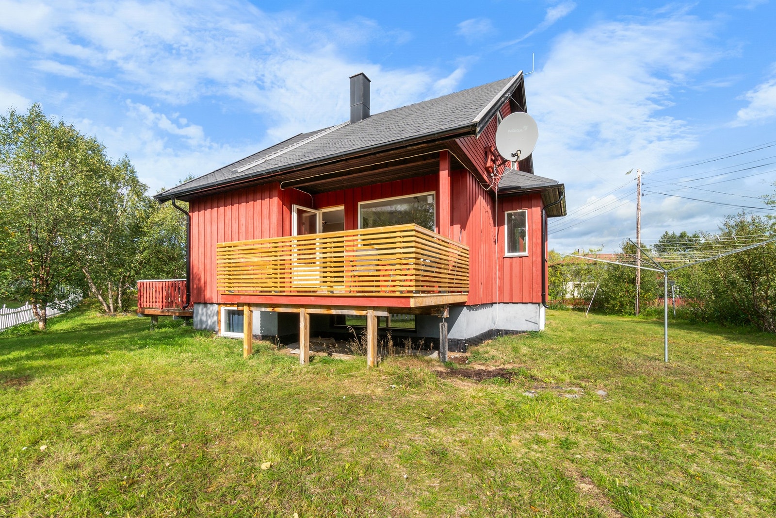 Taktekking på hovedtaket er fra 2018 Galleribilde