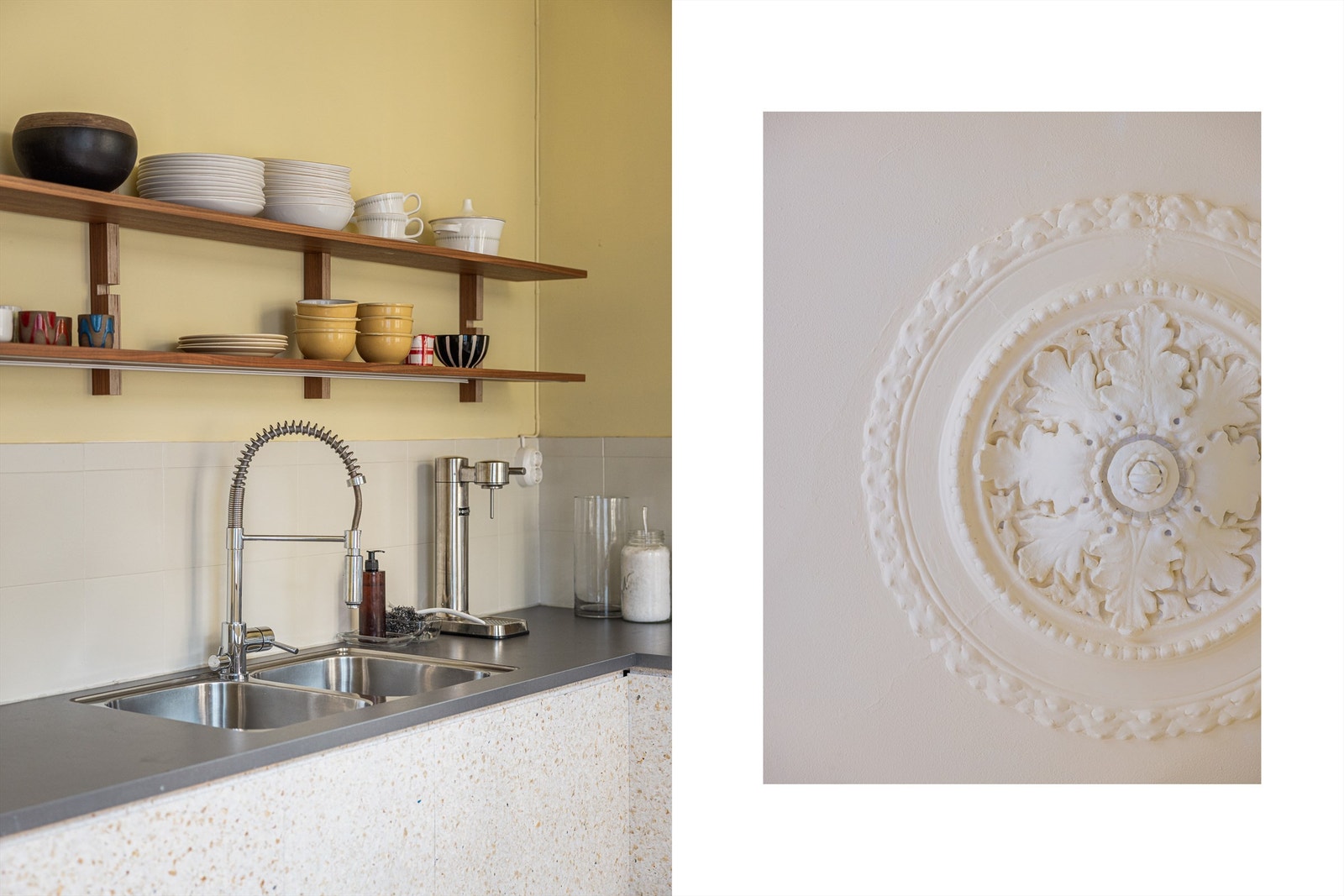 Åpne hyller i serien Abel fra Pur norsk, som både er designet og produsert i Norge. Hyllene er laget i valnøtt-tre og har en integrert lys-list som gir godt arbeidslys. Rosett i tak. Galleribilde