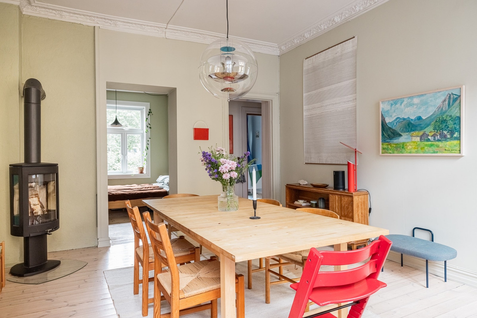 Felleskostnader inkluderer både varmtvann, internett og tv. Galleribilde