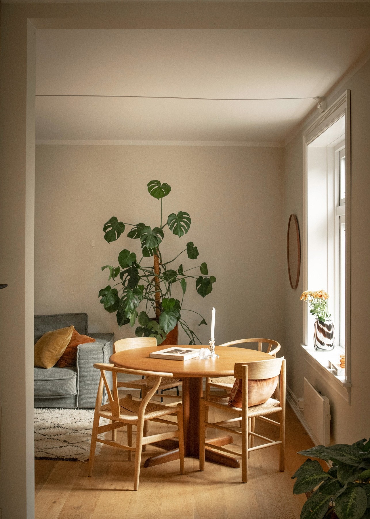 Leiligheten har et fint lys og god atmosfære. Galleribilde