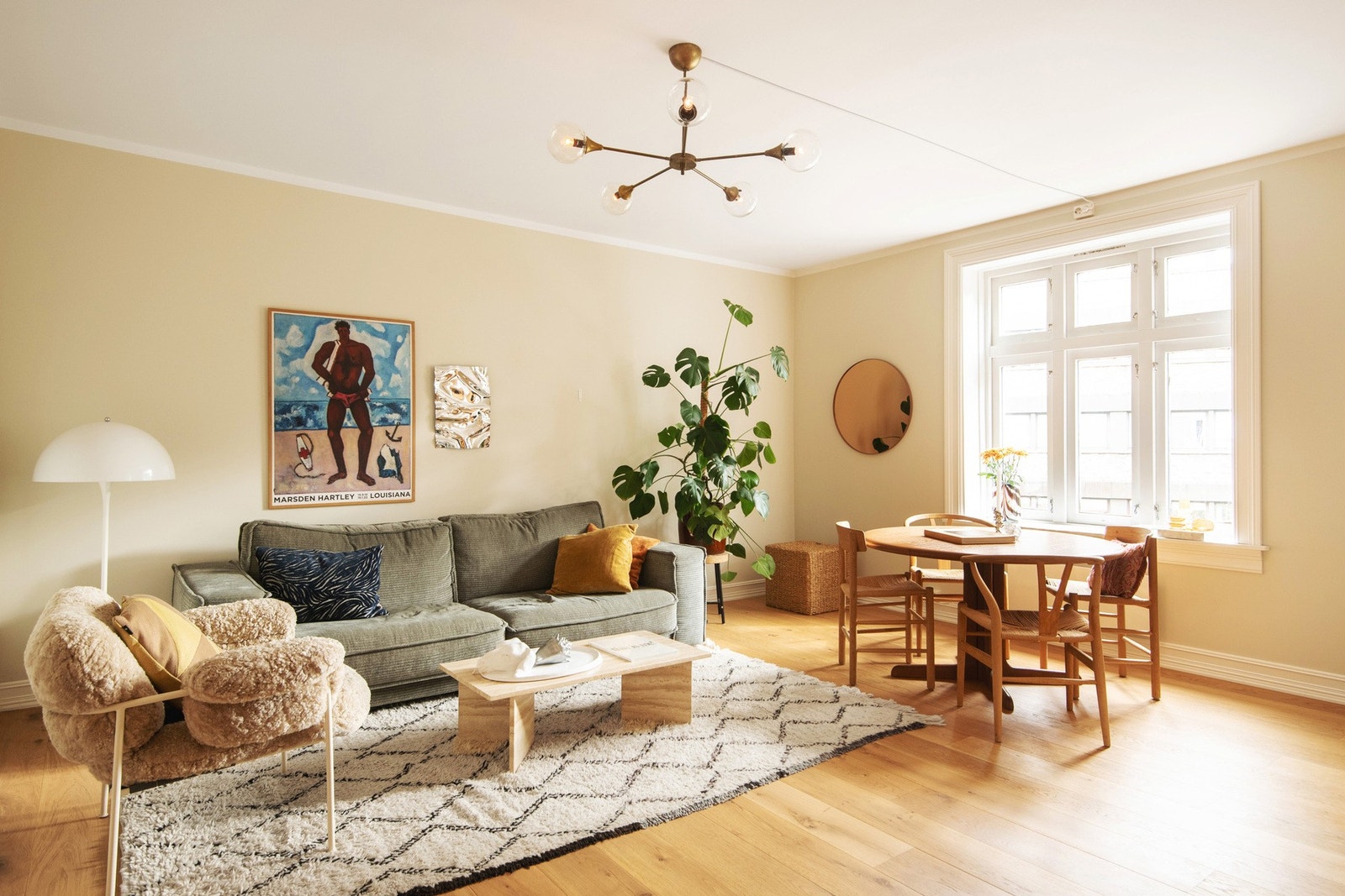 Dette er en meget tiltalende 2-roms i tilbaketrukket gate. Galleribilde